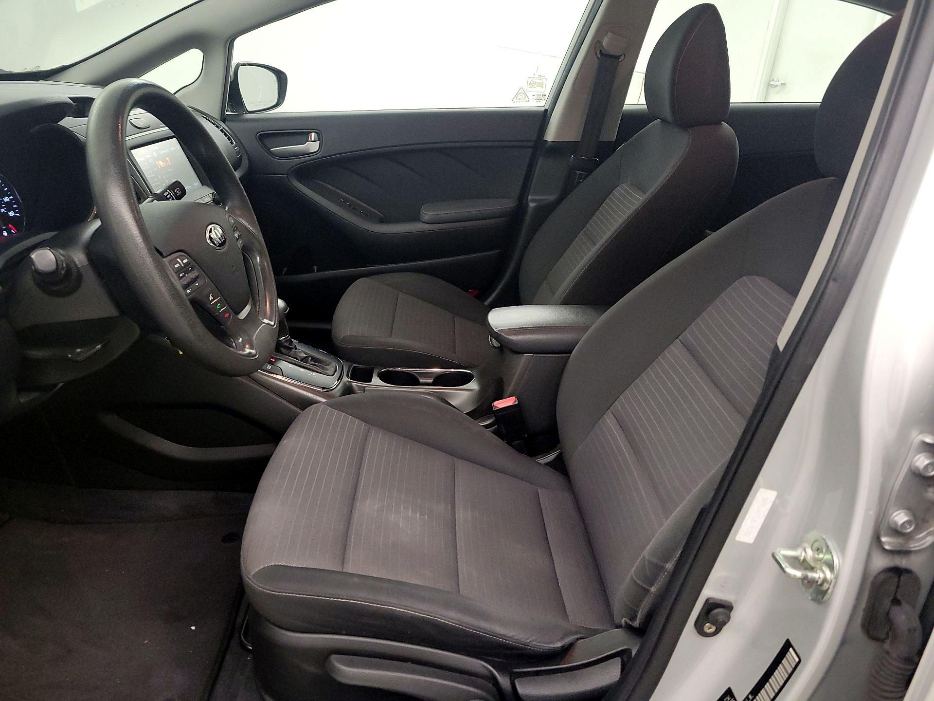 Thumbnail: 2018 Kia Forte - 11