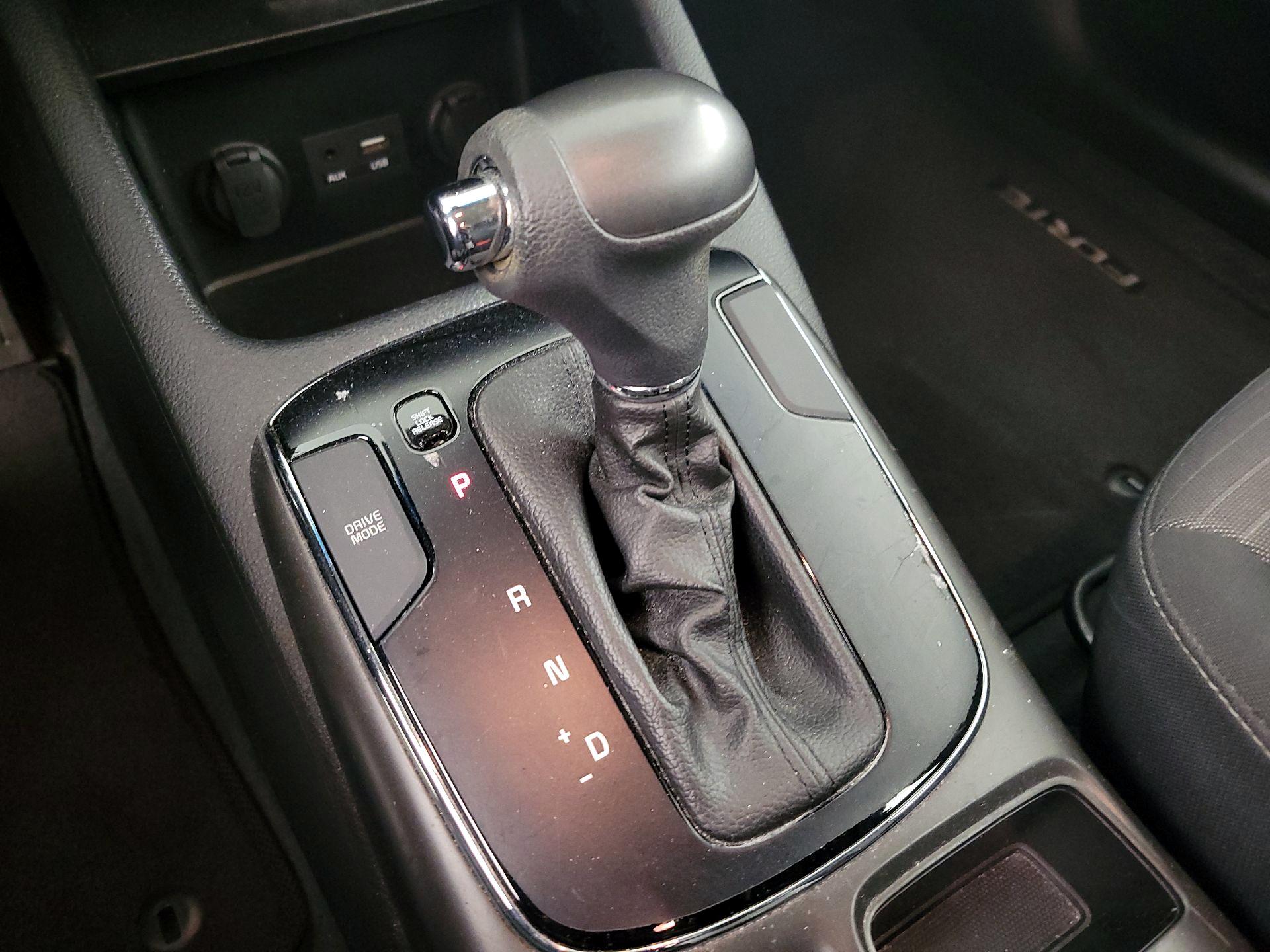 Thumbnail: 2018 Kia Forte - 17