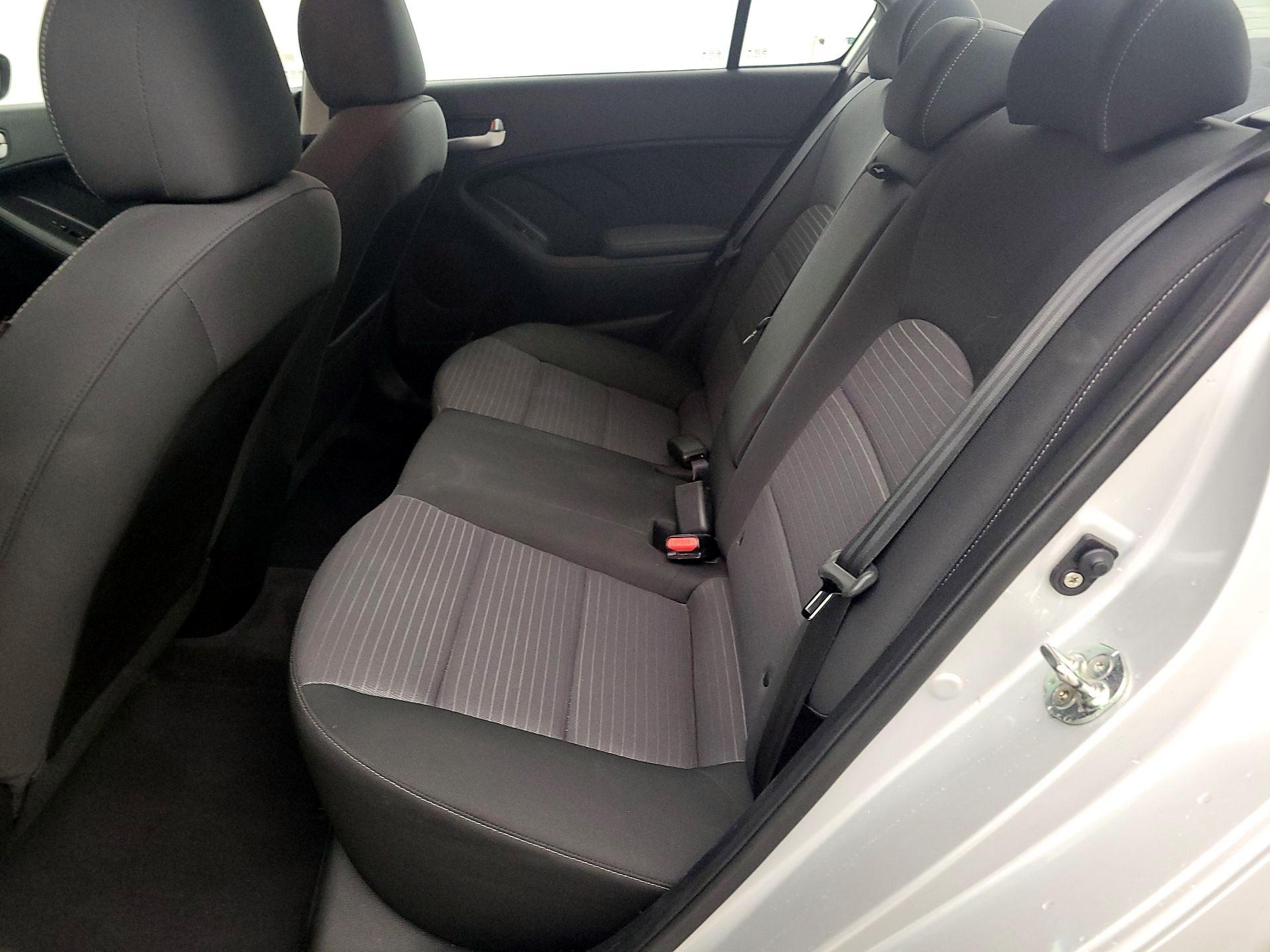 Thumbnail: 2018 Kia Forte - 19