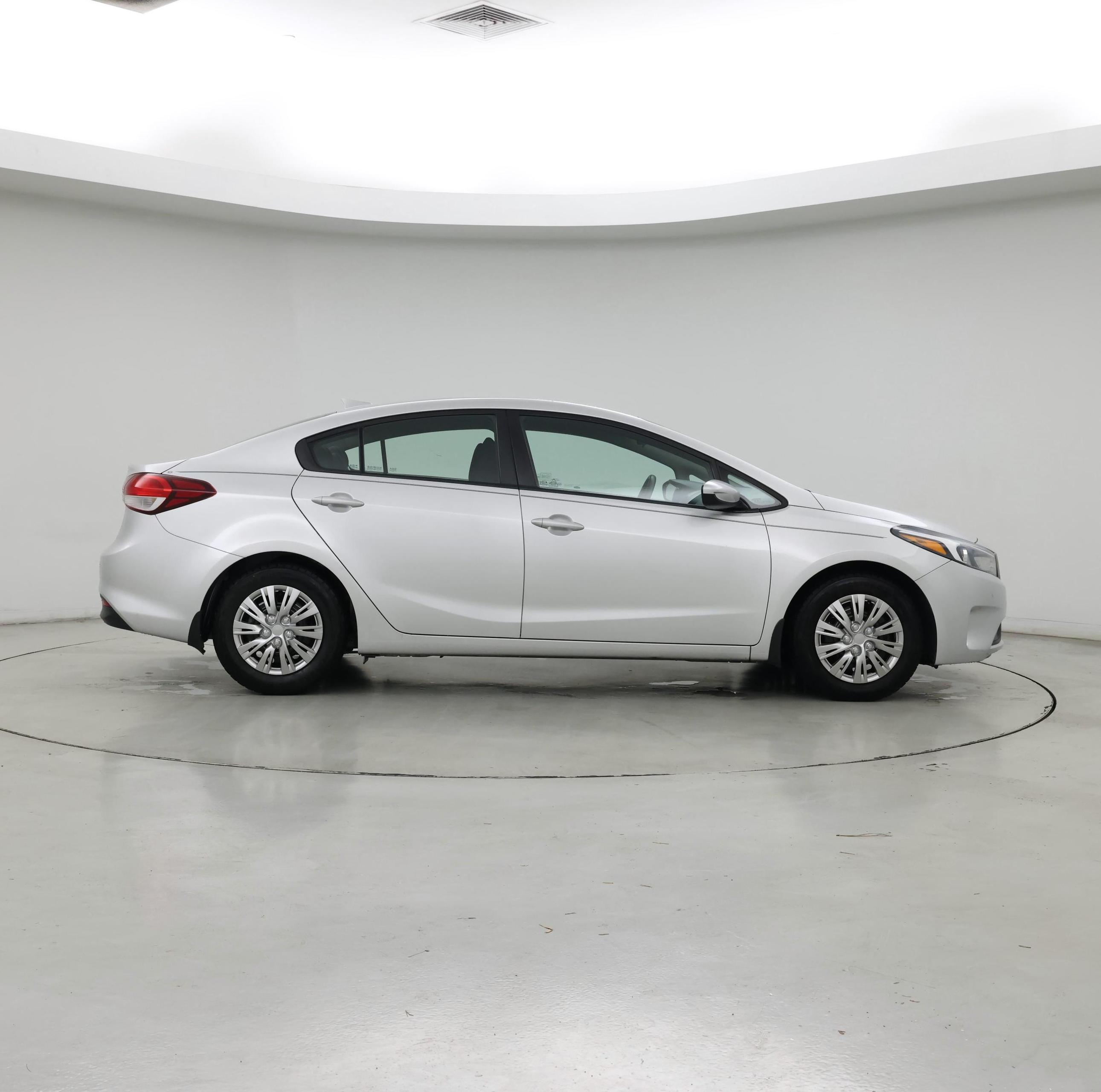 Thumbnail: 2018 Kia Forte - 7