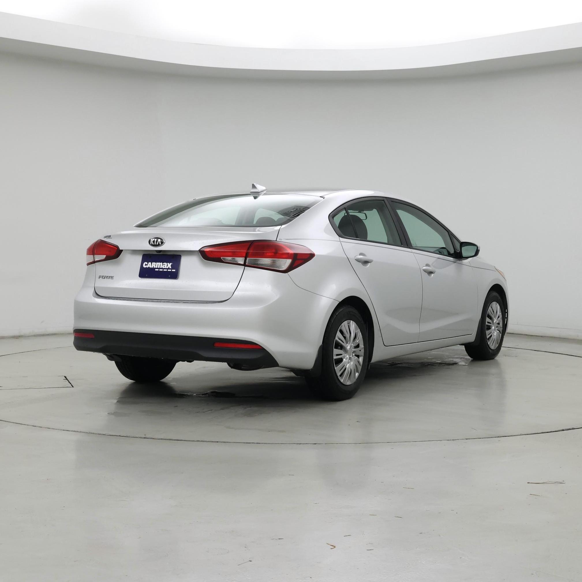 Thumbnail: 2018 Kia Forte - 8