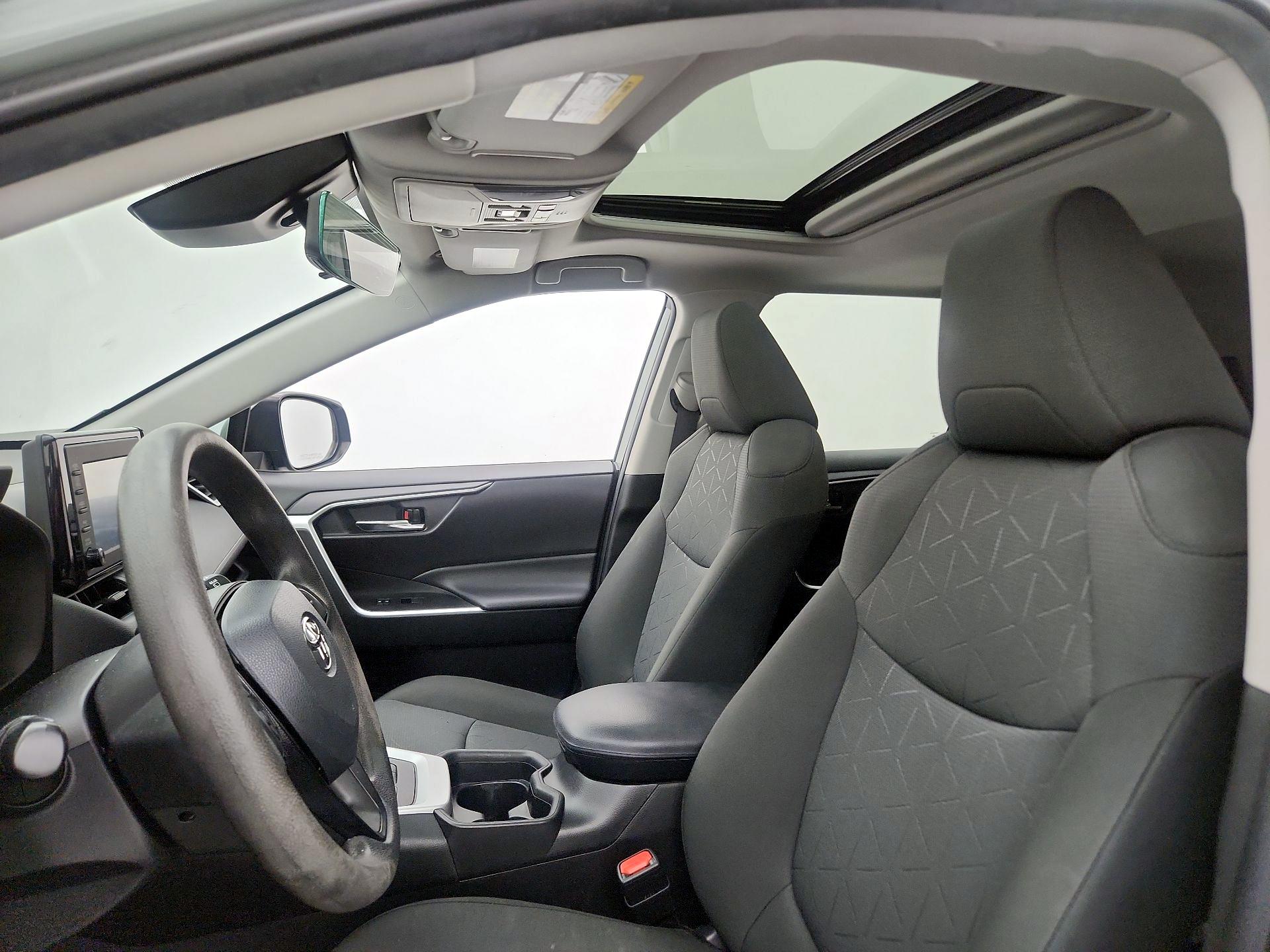 Thumbnail: 2021 Toyota RAV4 - 19