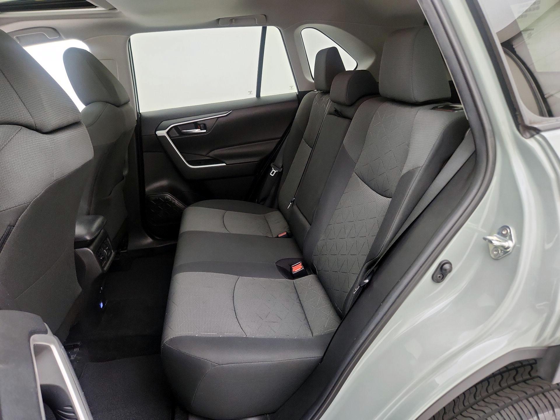 Thumbnail: 2021 Toyota RAV4 - 20