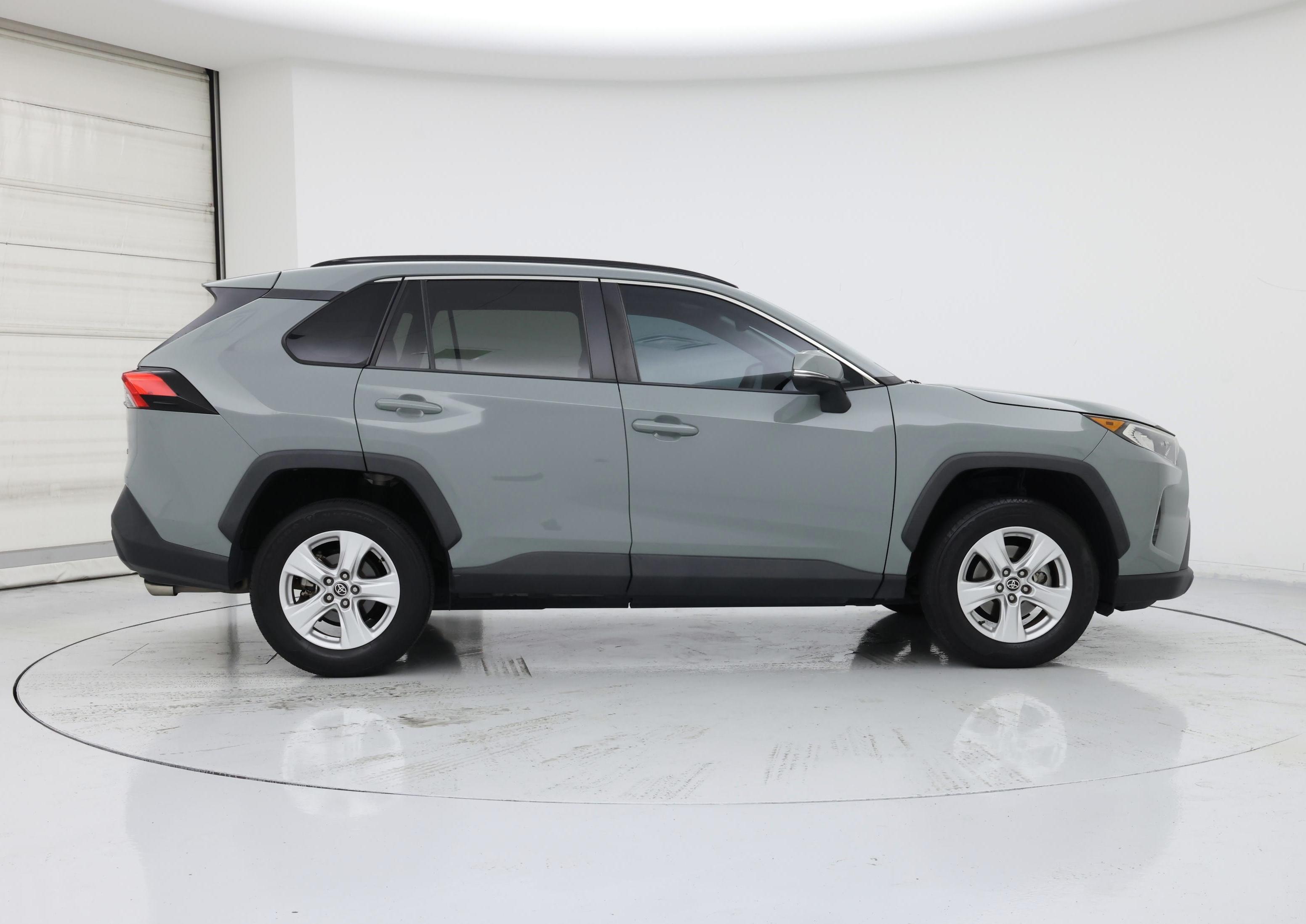 Thumbnail: 2021 Toyota RAV4 - 7