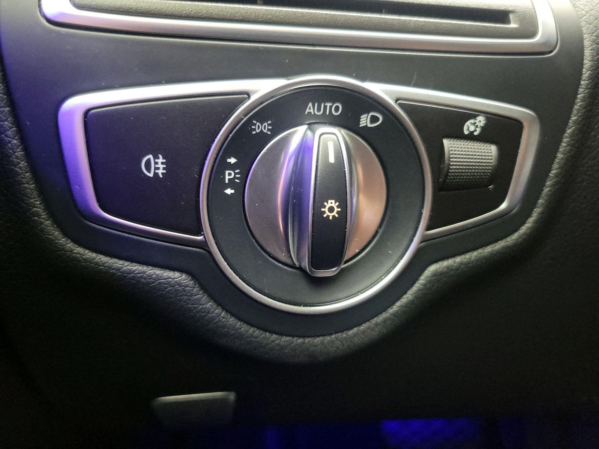 Thumbnail: 2021 Mercedes-Benz C-Class - 13