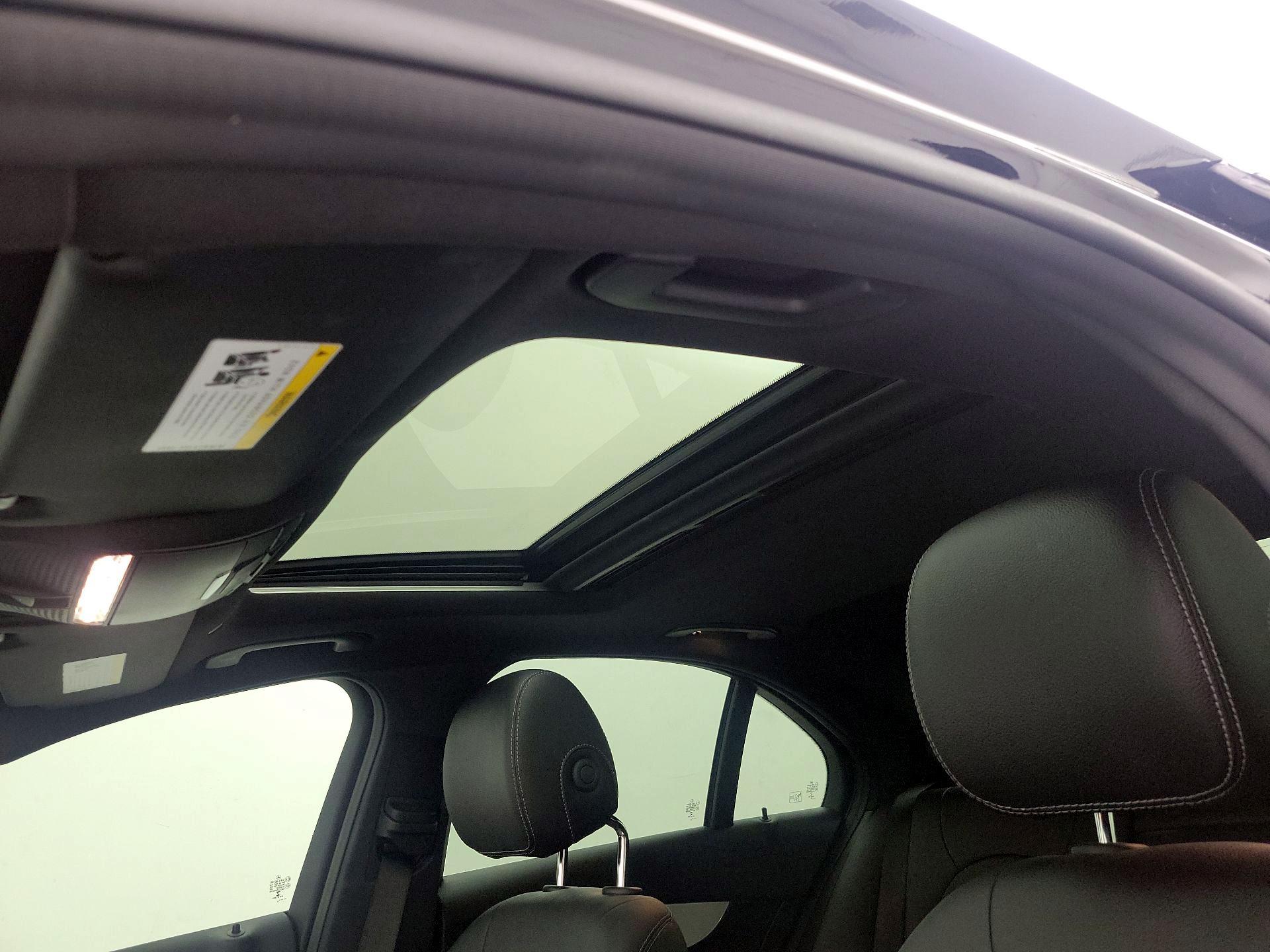 Thumbnail: 2021 Mercedes-Benz C-Class - 18