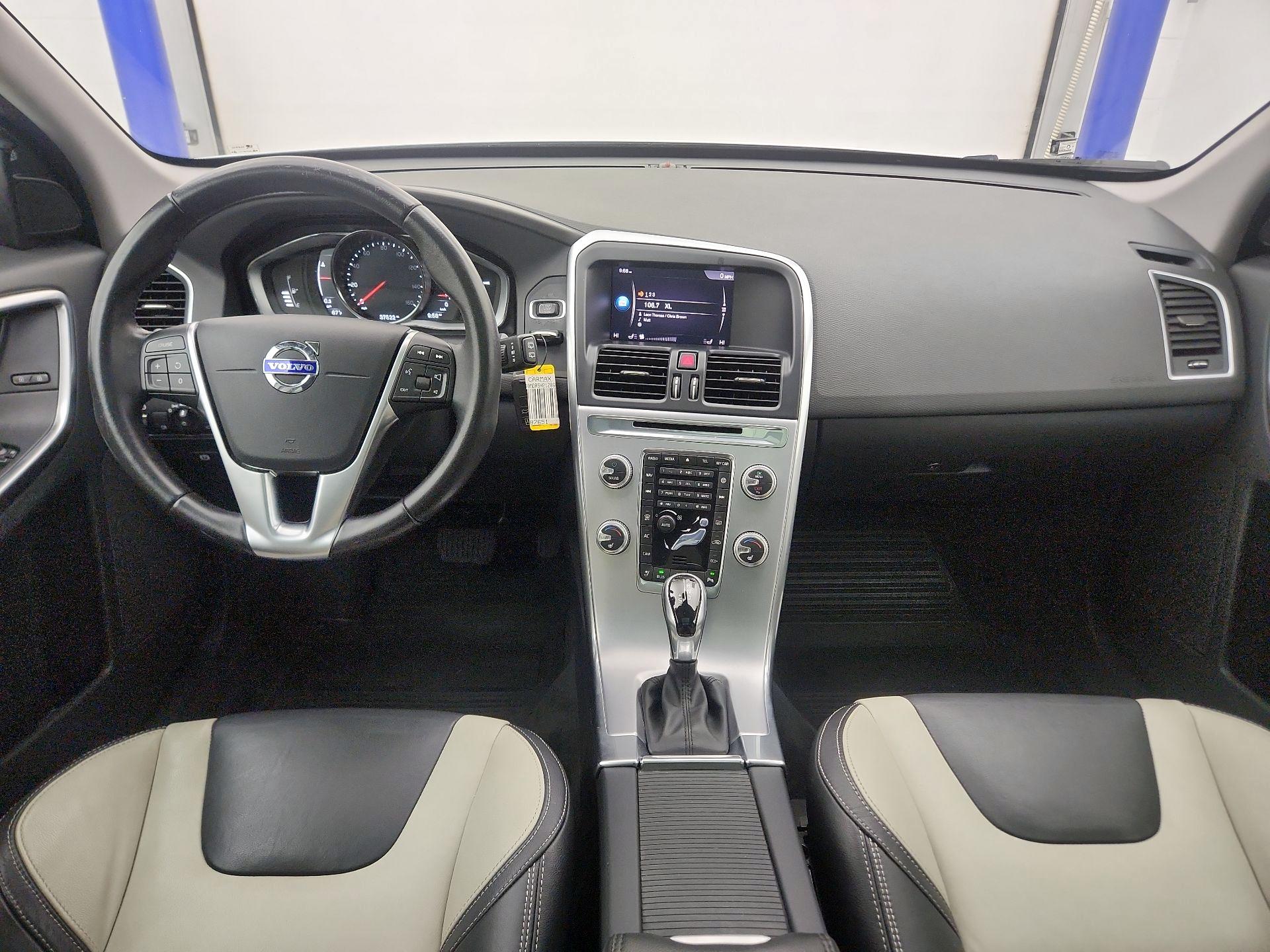 Thumbnail: 2017 Volvo XC60 - 9