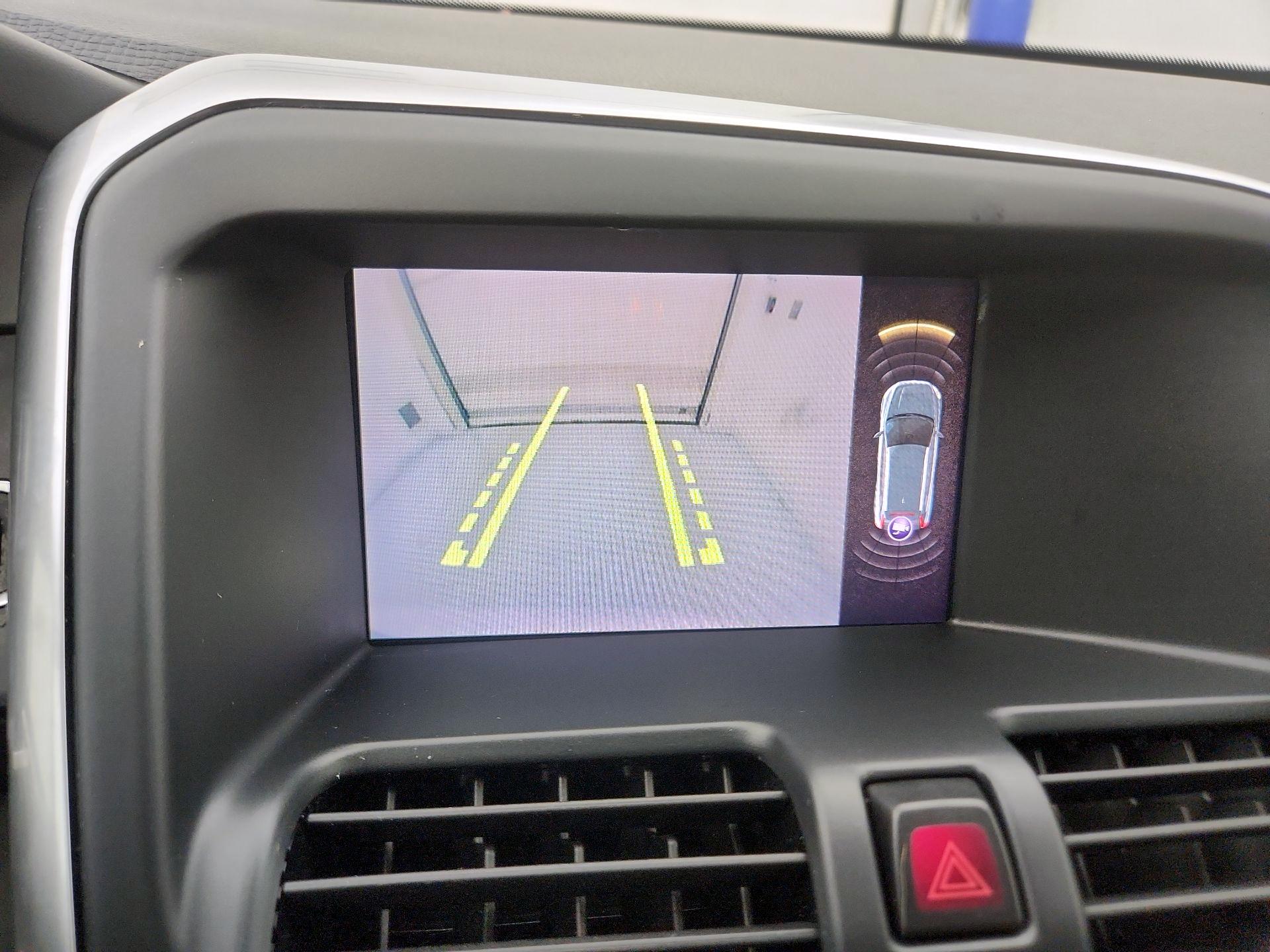 Thumbnail: 2017 Volvo XC60 - 15