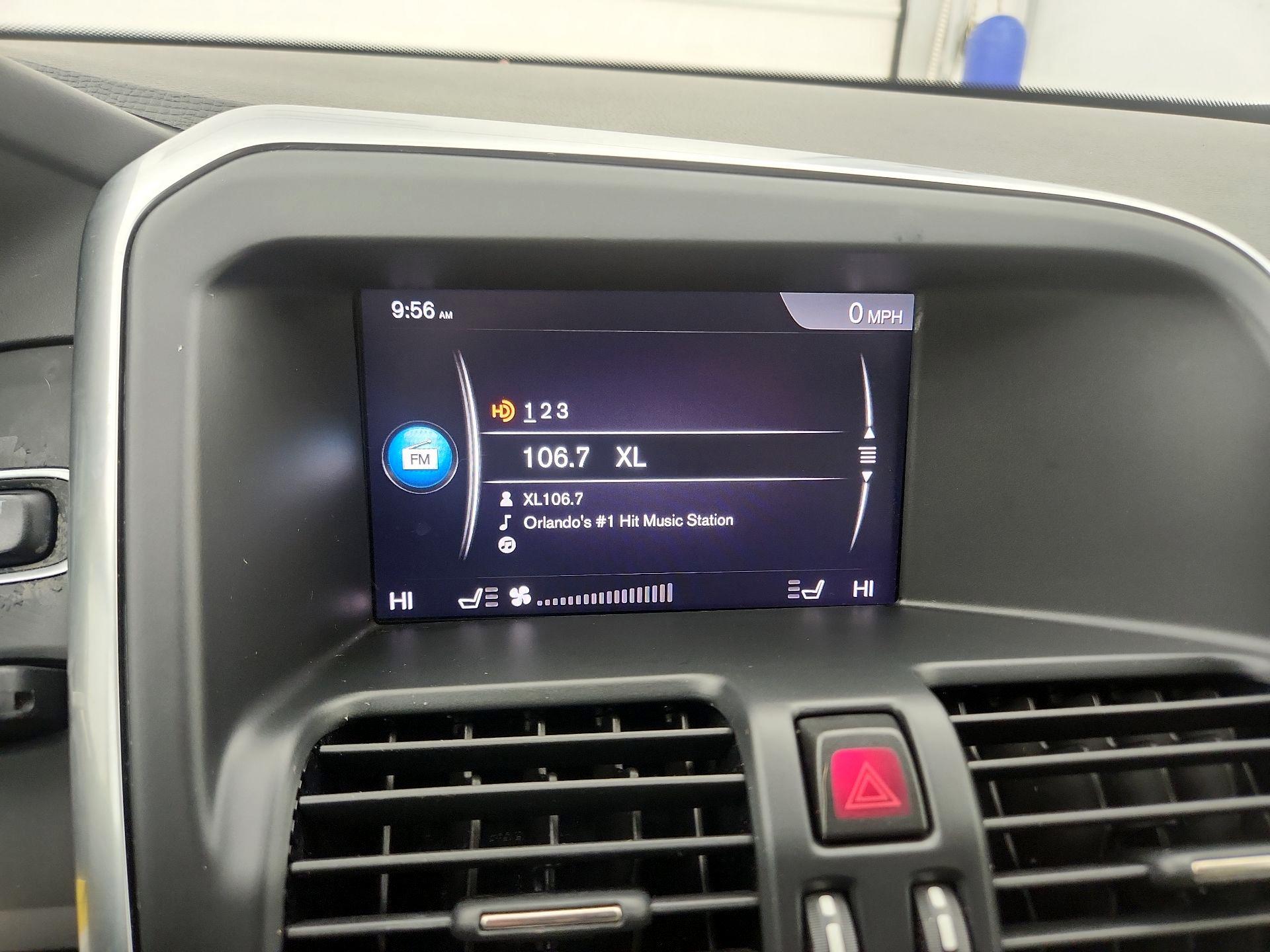 Thumbnail: 2017 Volvo XC60 - 16