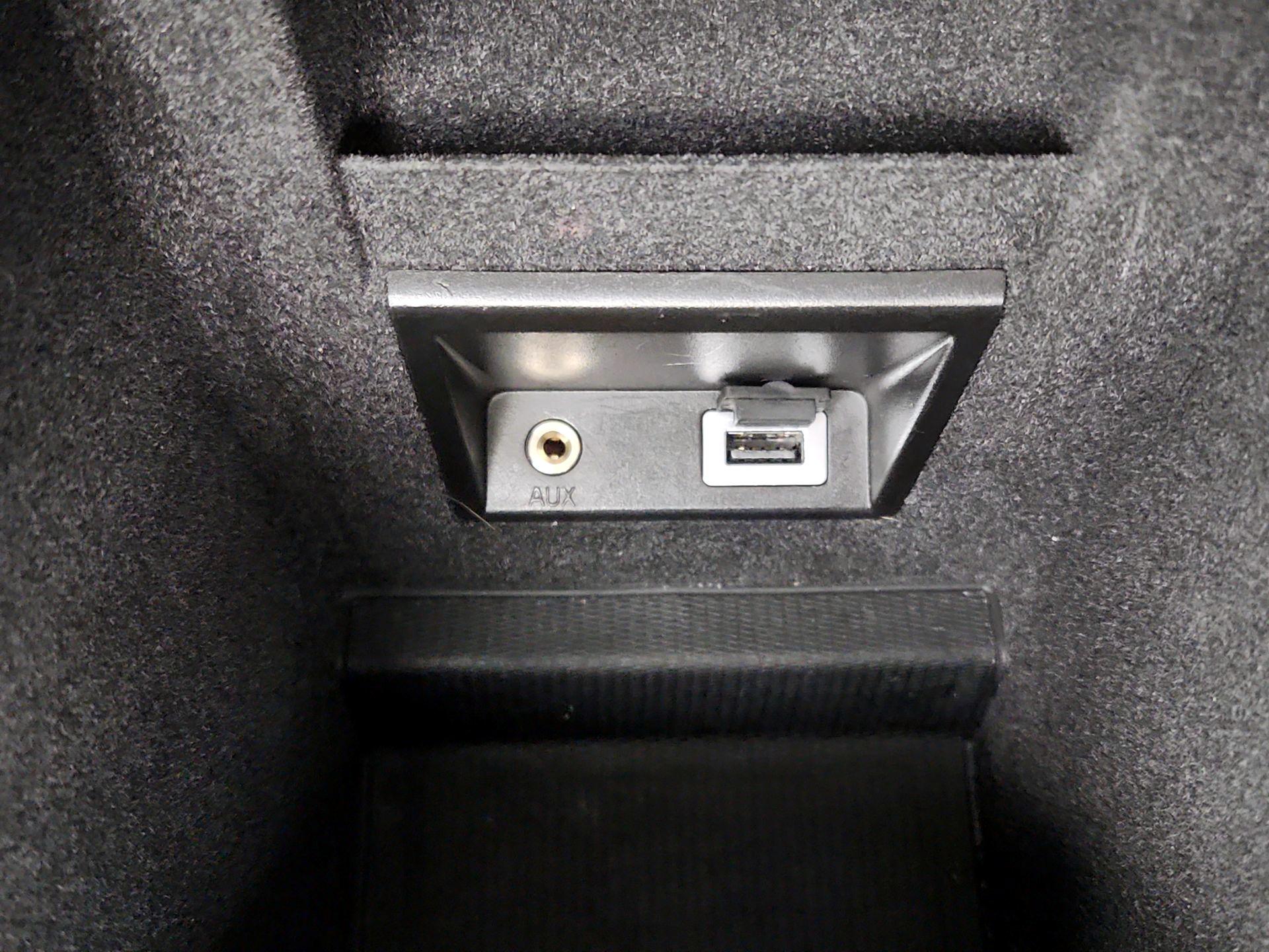 Thumbnail: 2017 Volvo XC60 - 19