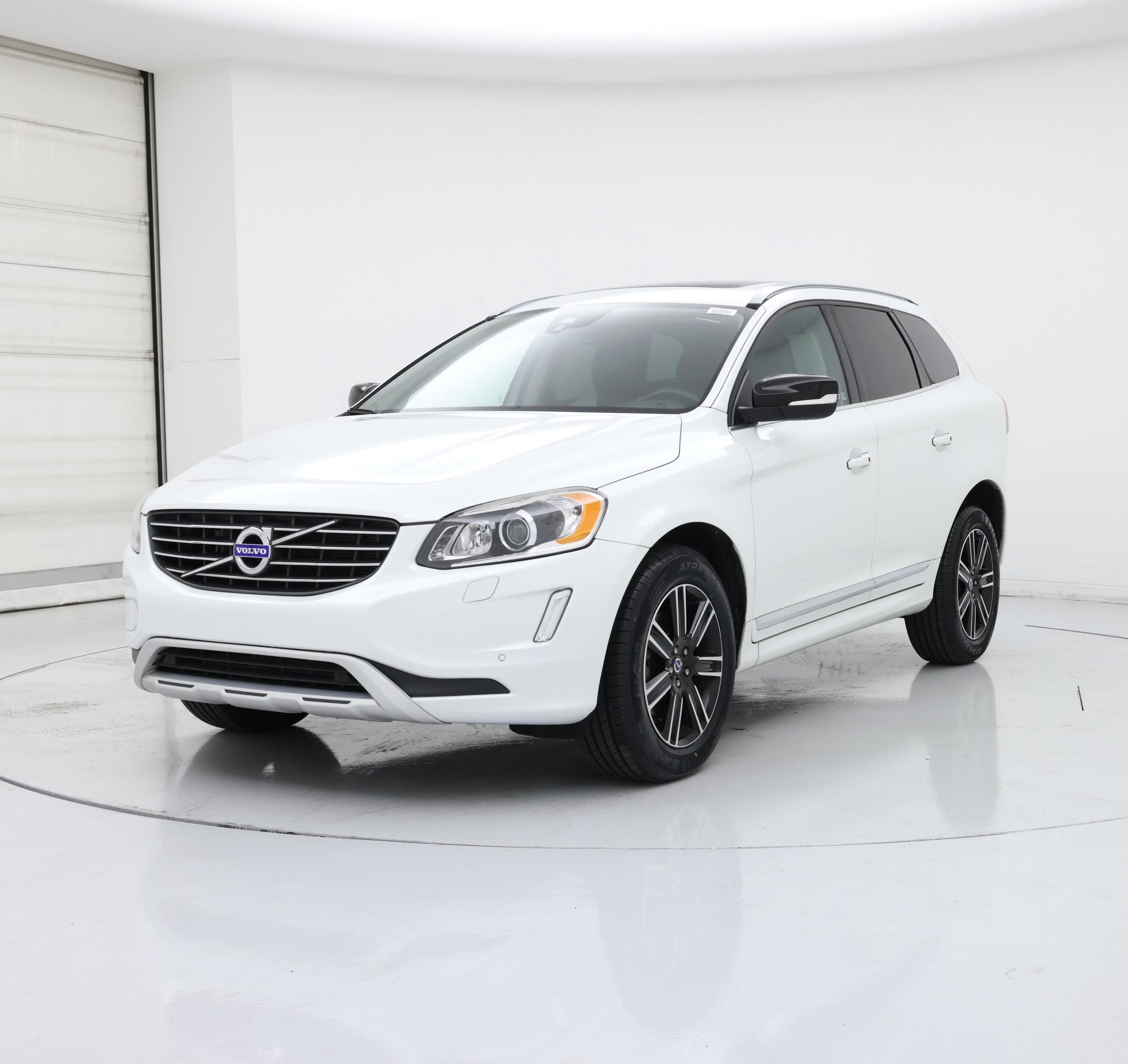 Thumbnail: 2017 Volvo XC60 - 4