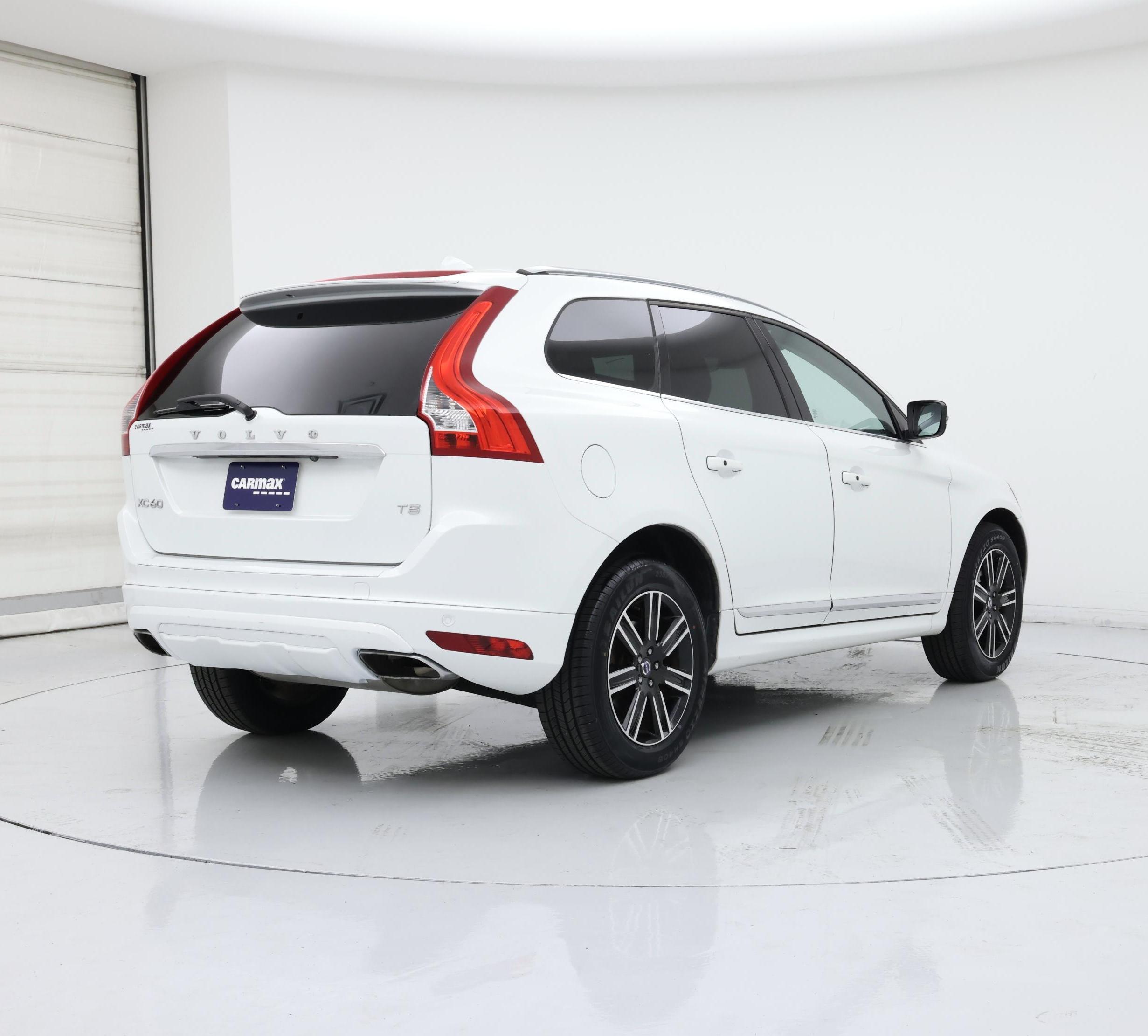 Thumbnail: 2017 Volvo XC60 - 8