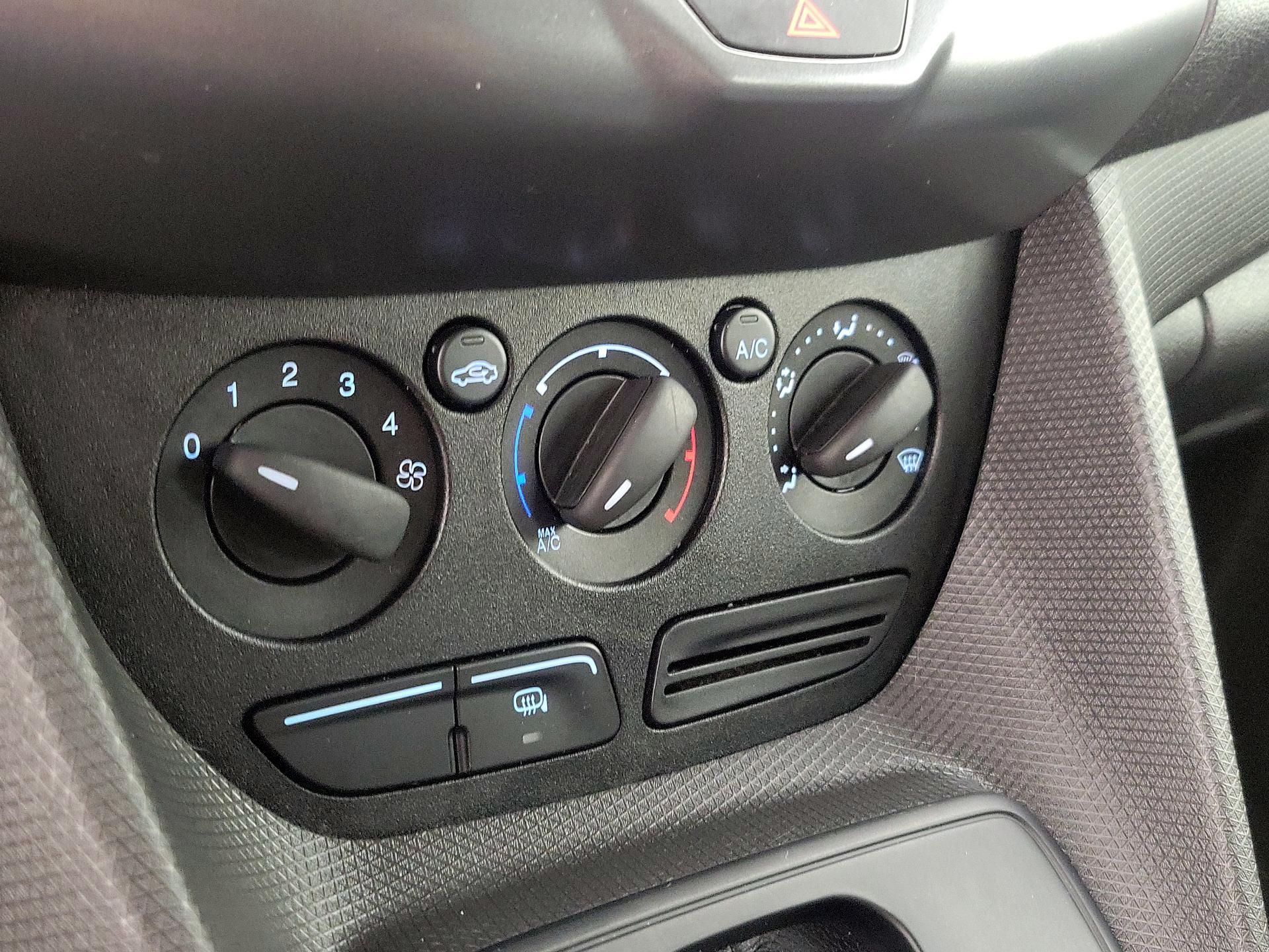 Thumbnail: 2016 Ford Transit Series - 15