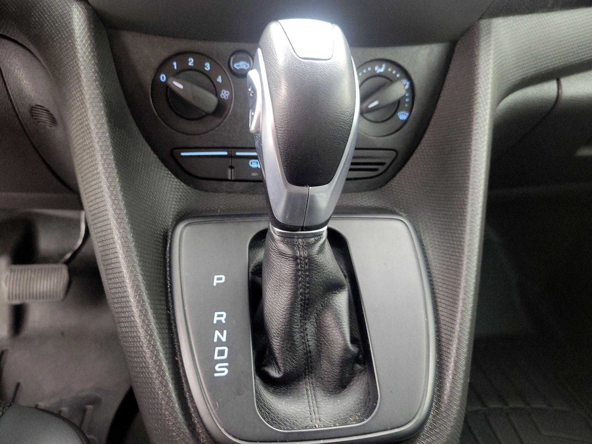 Thumbnail: 2016 Ford Transit Series - 16