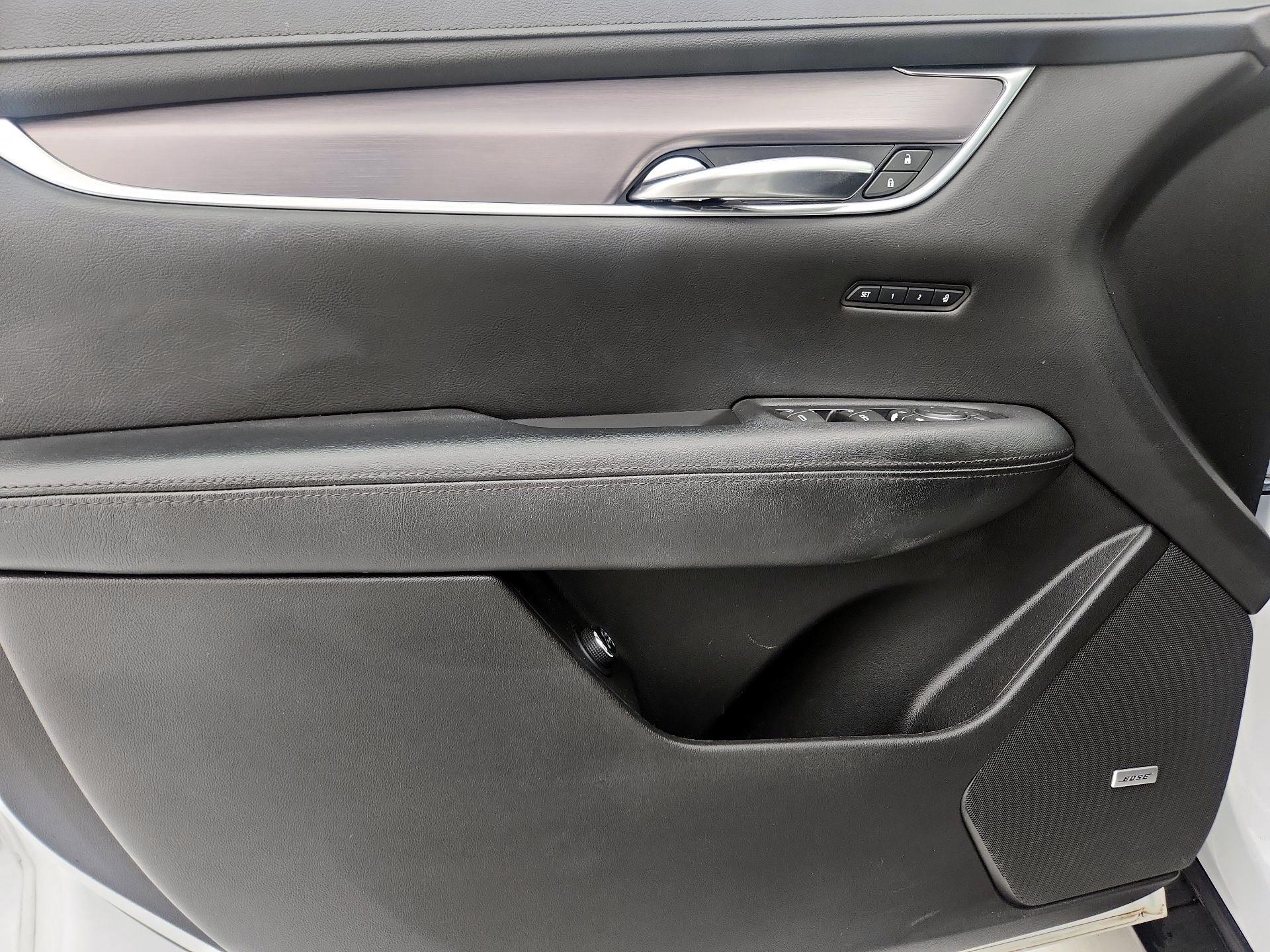 Thumbnail: 2019 Cadillac XT5 - 12