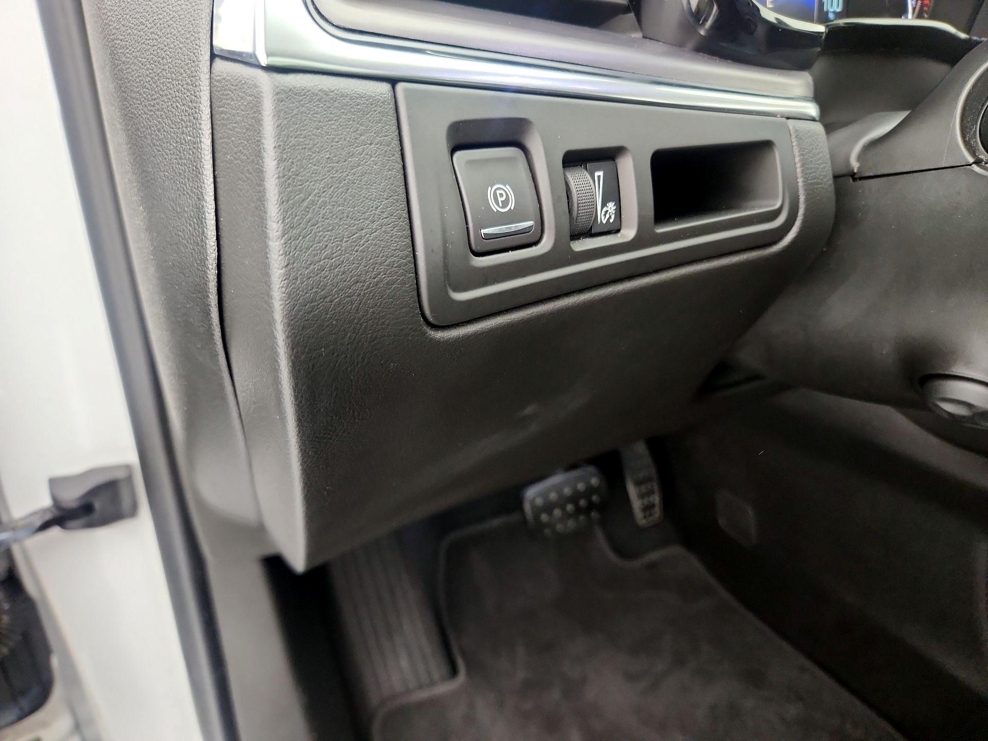 Thumbnail: 2019 Cadillac XT5 - 13