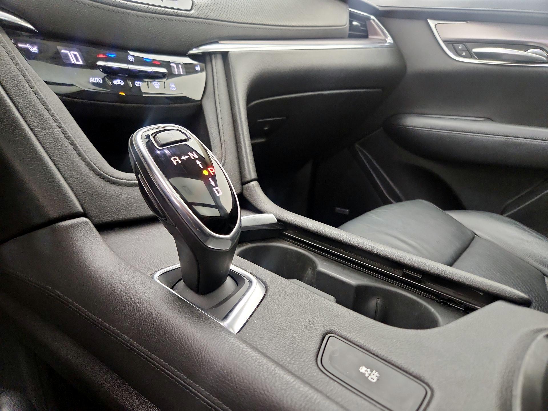 Thumbnail: 2019 Cadillac XT5 - 17