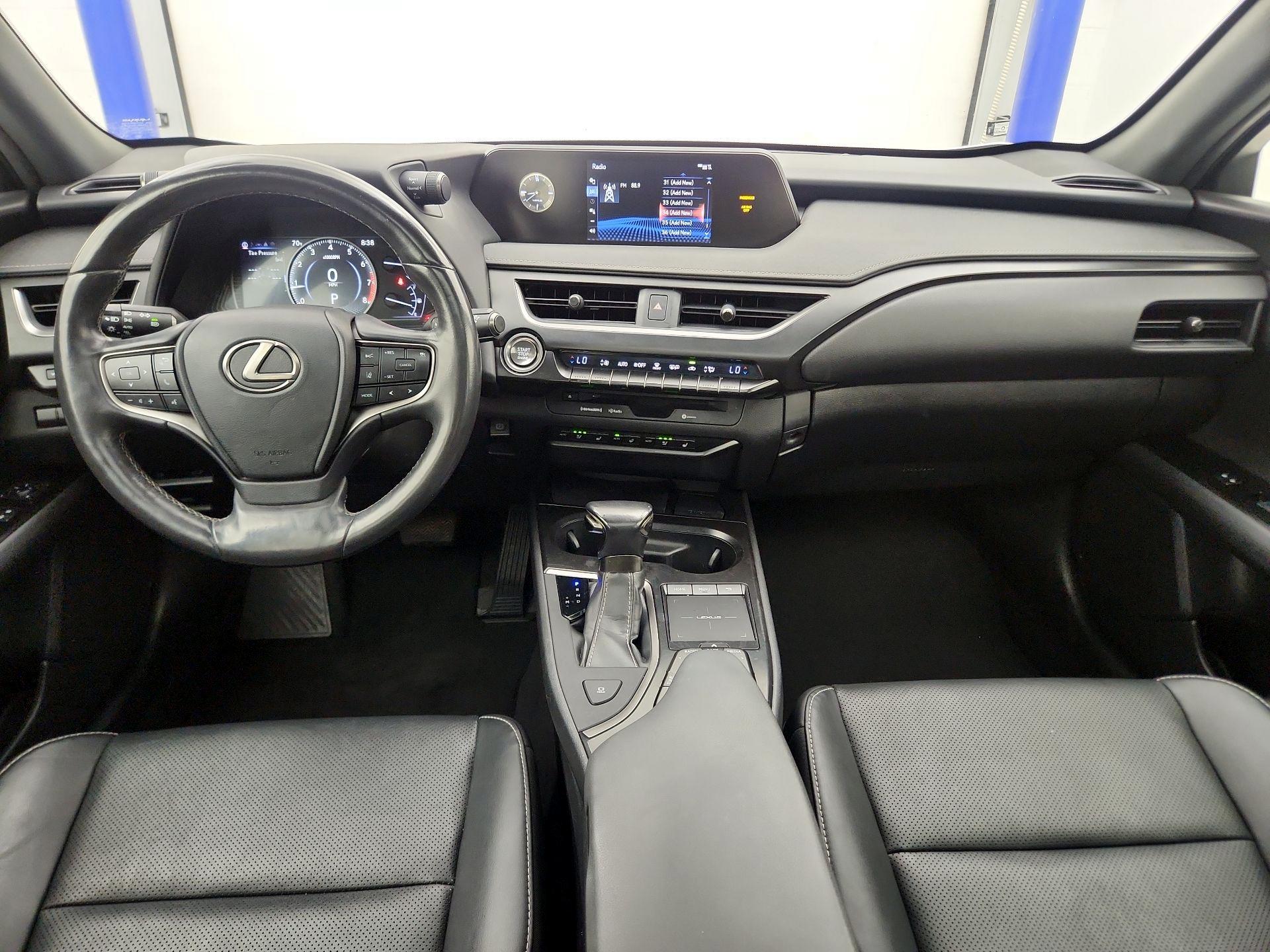 Thumbnail: 2019 Lexus UX - 9