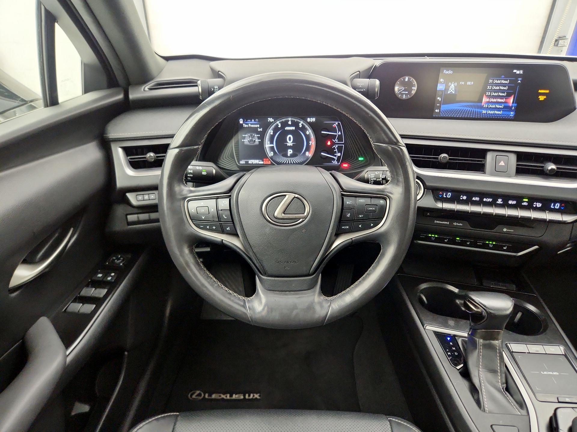 Thumbnail: 2019 Lexus UX - 10