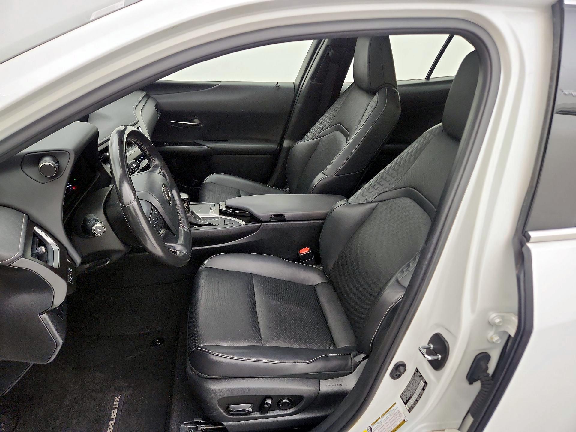 Thumbnail: 2019 Lexus UX - 11