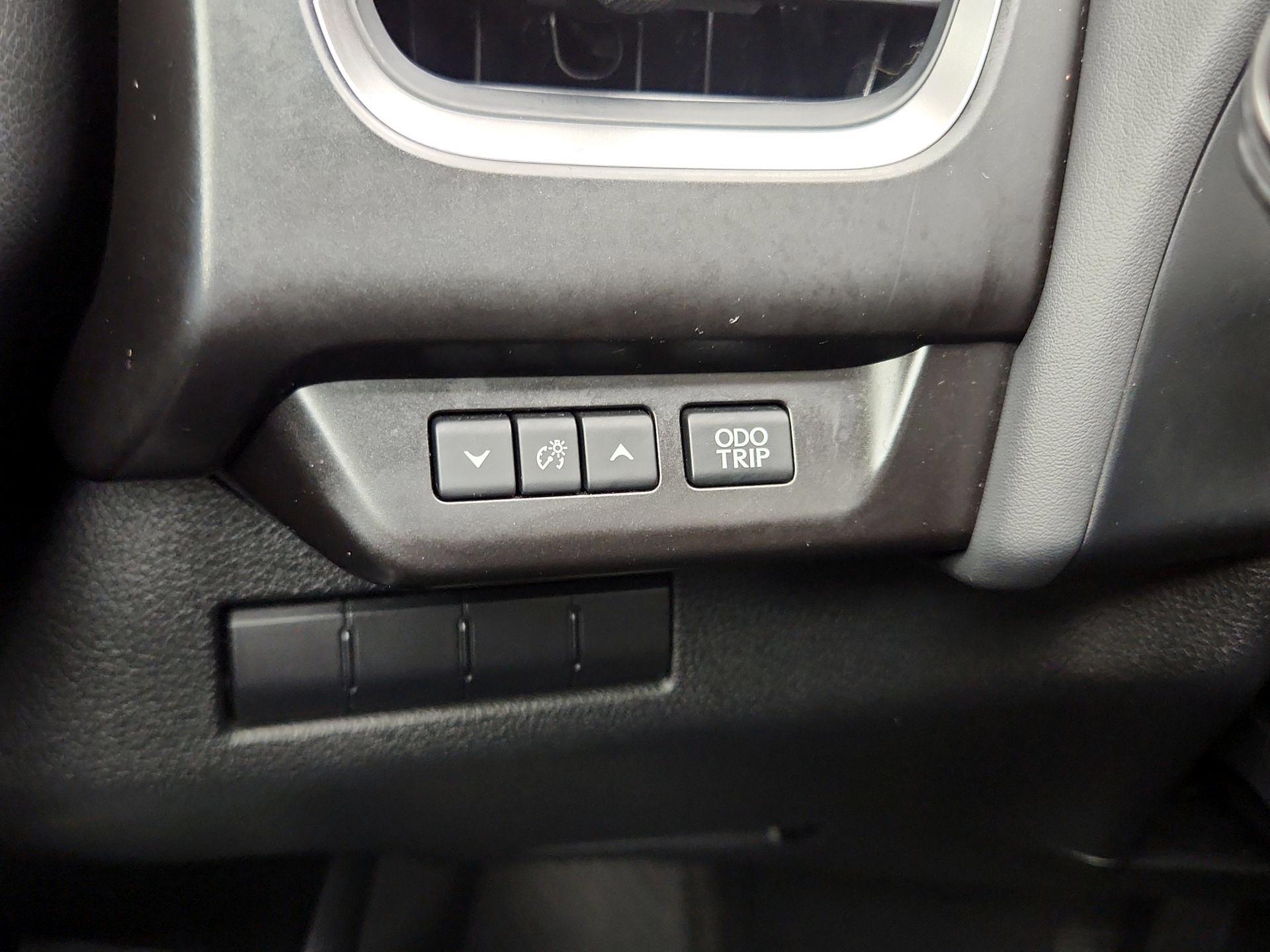 Thumbnail: 2019 Lexus UX - 13