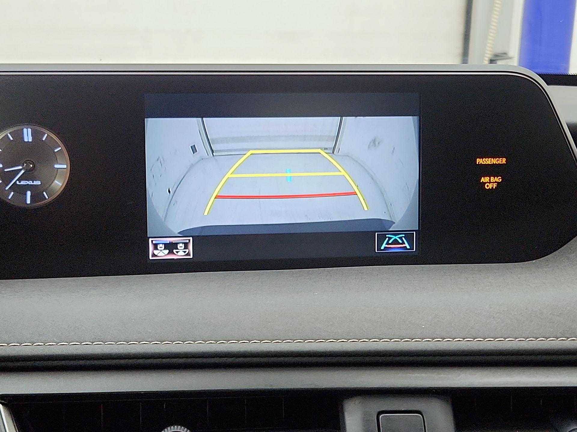 Thumbnail: 2019 Lexus UX - 14