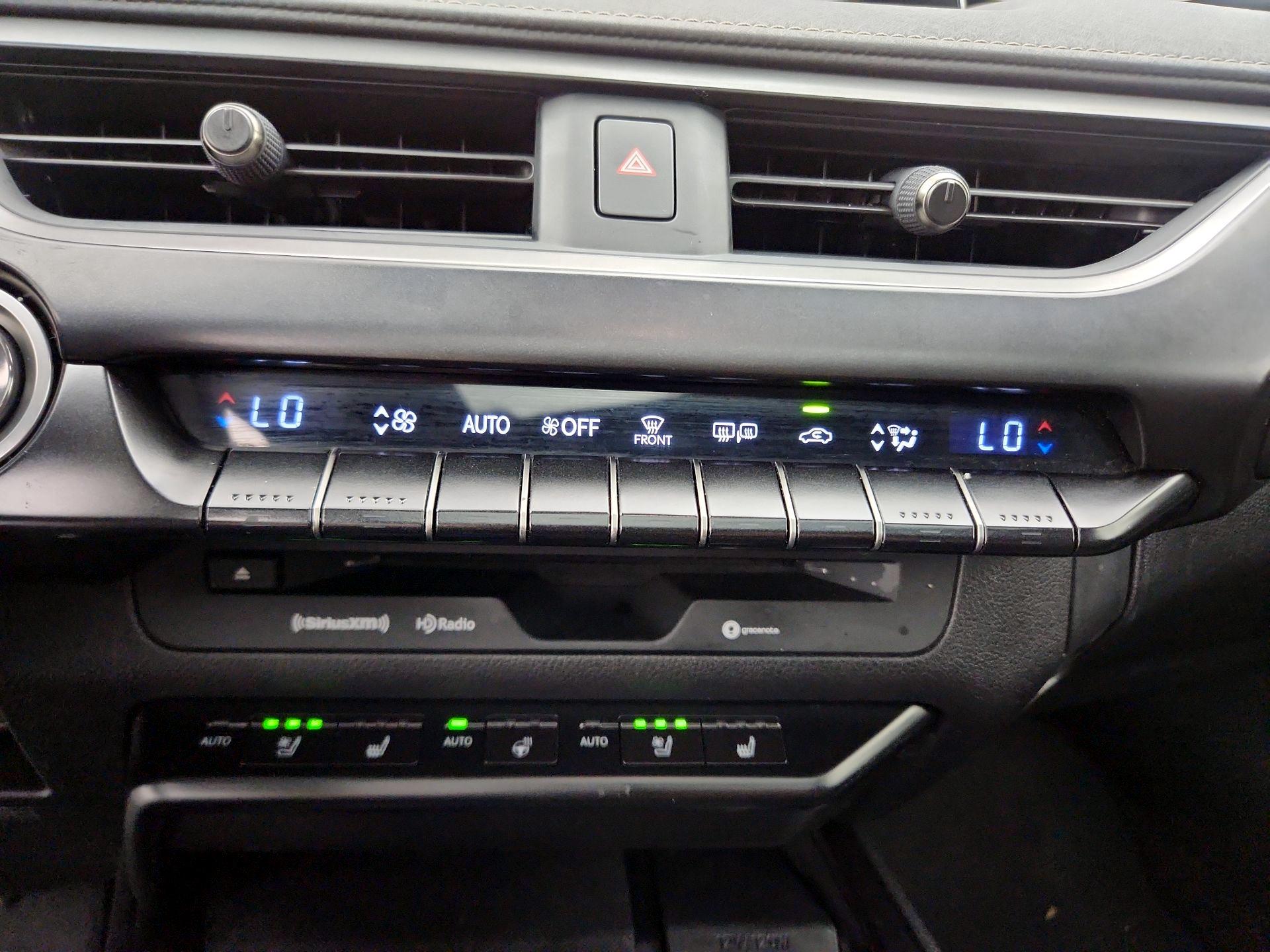 Thumbnail: 2019 Lexus UX - 16