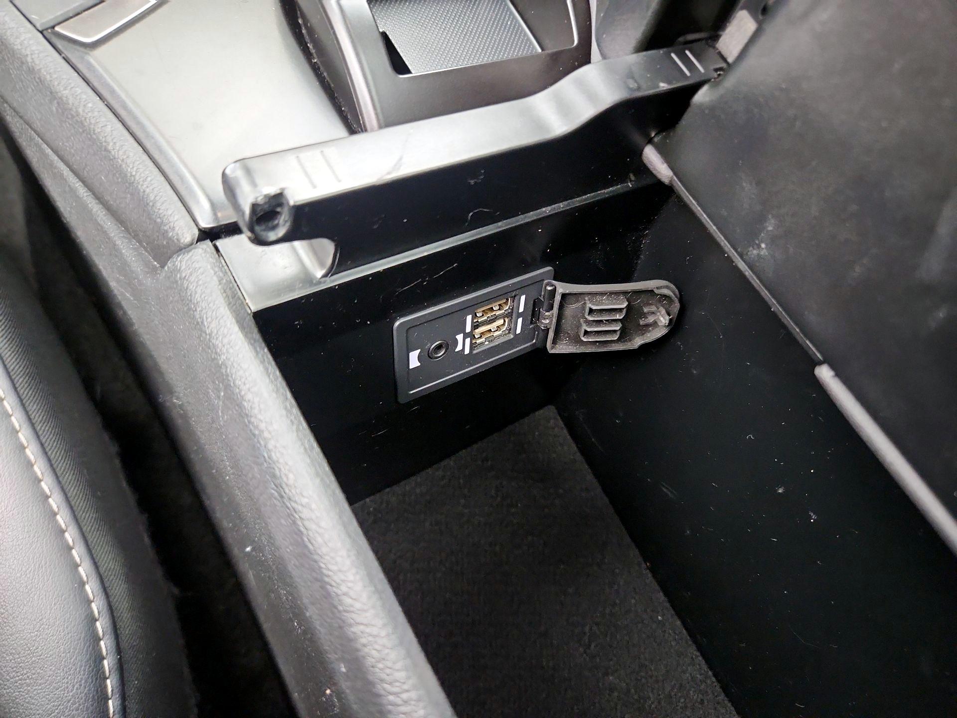 Thumbnail: 2019 Lexus UX - 18