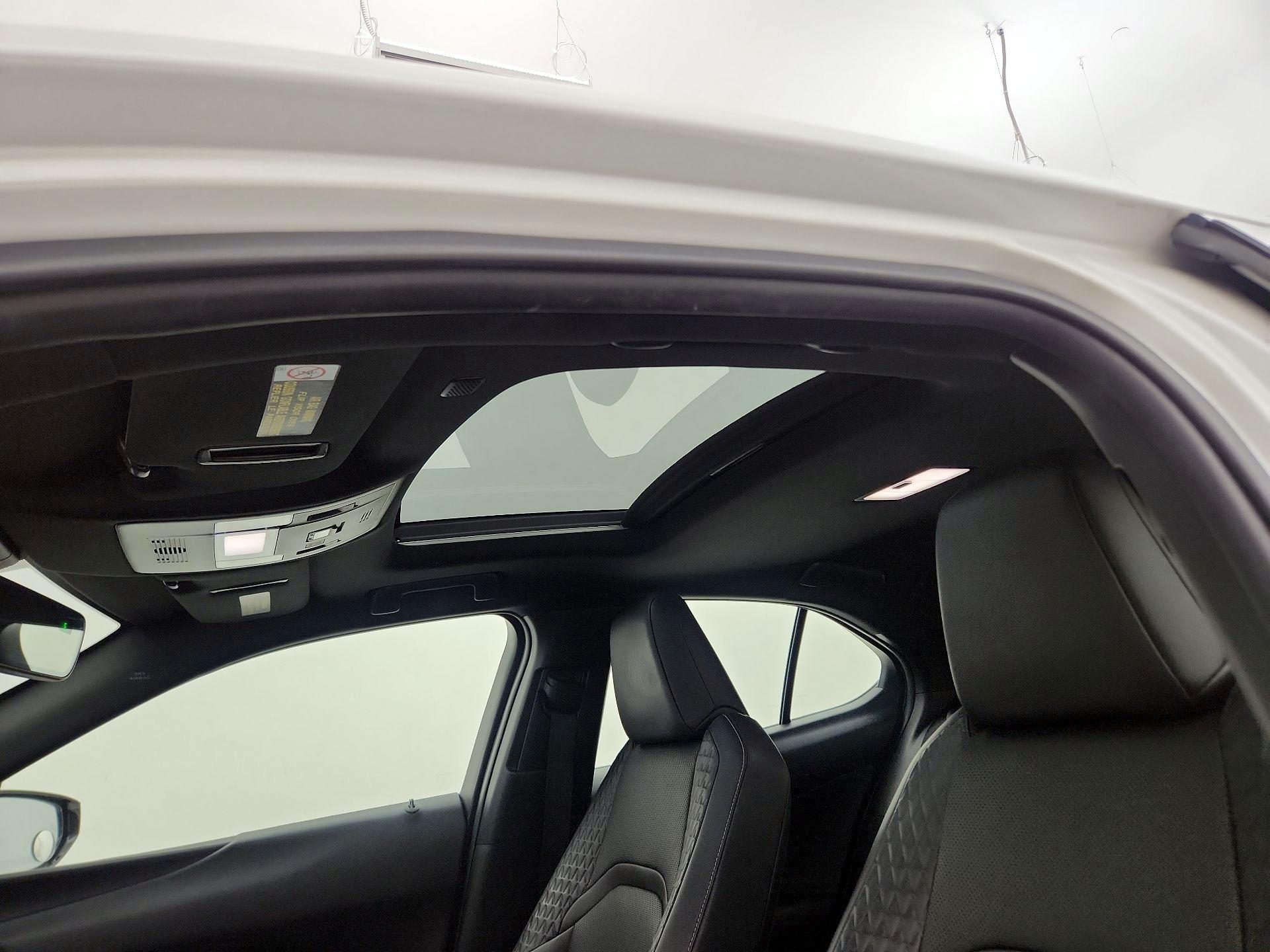 Thumbnail: 2019 Lexus UX - 19