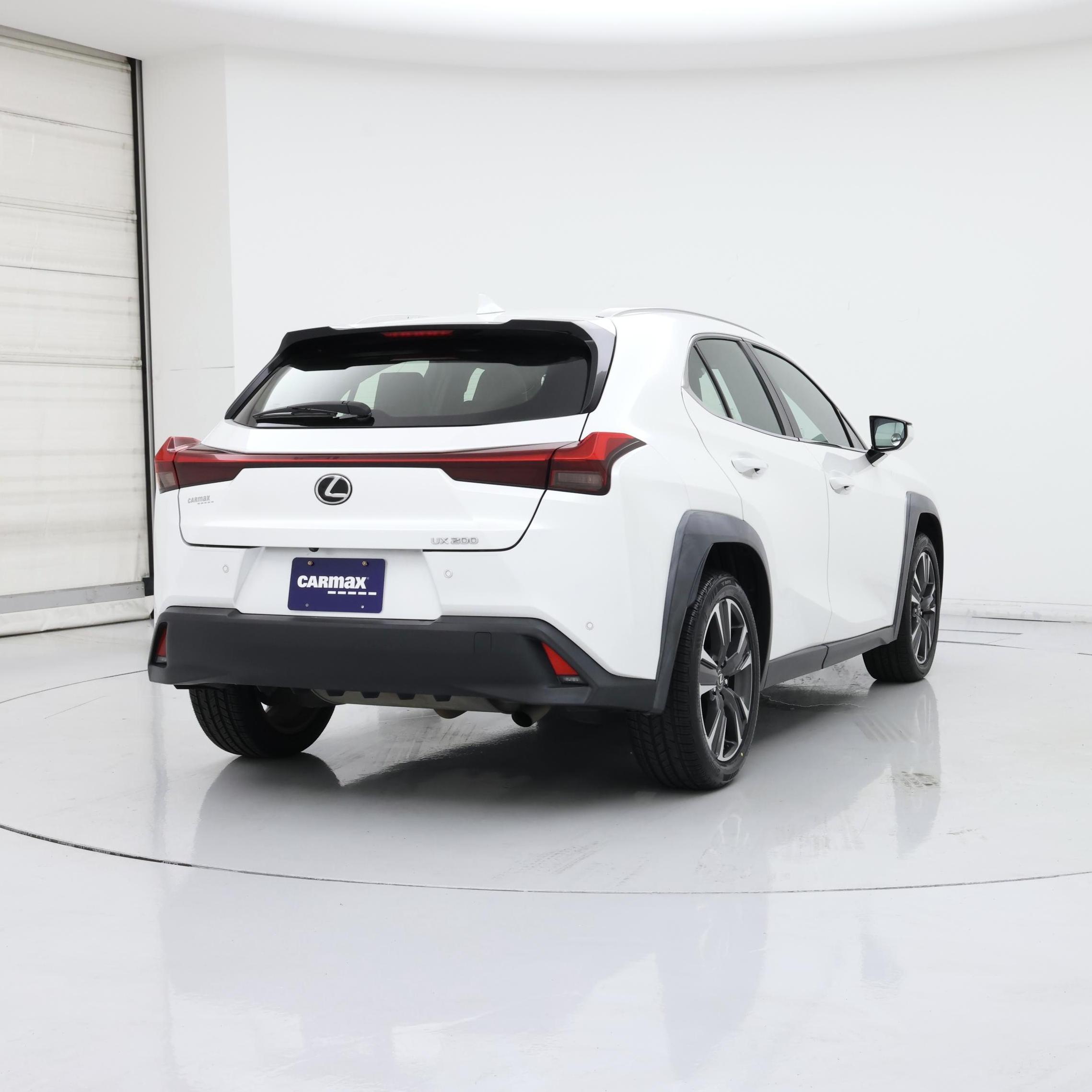 Thumbnail: 2019 Lexus UX - 8