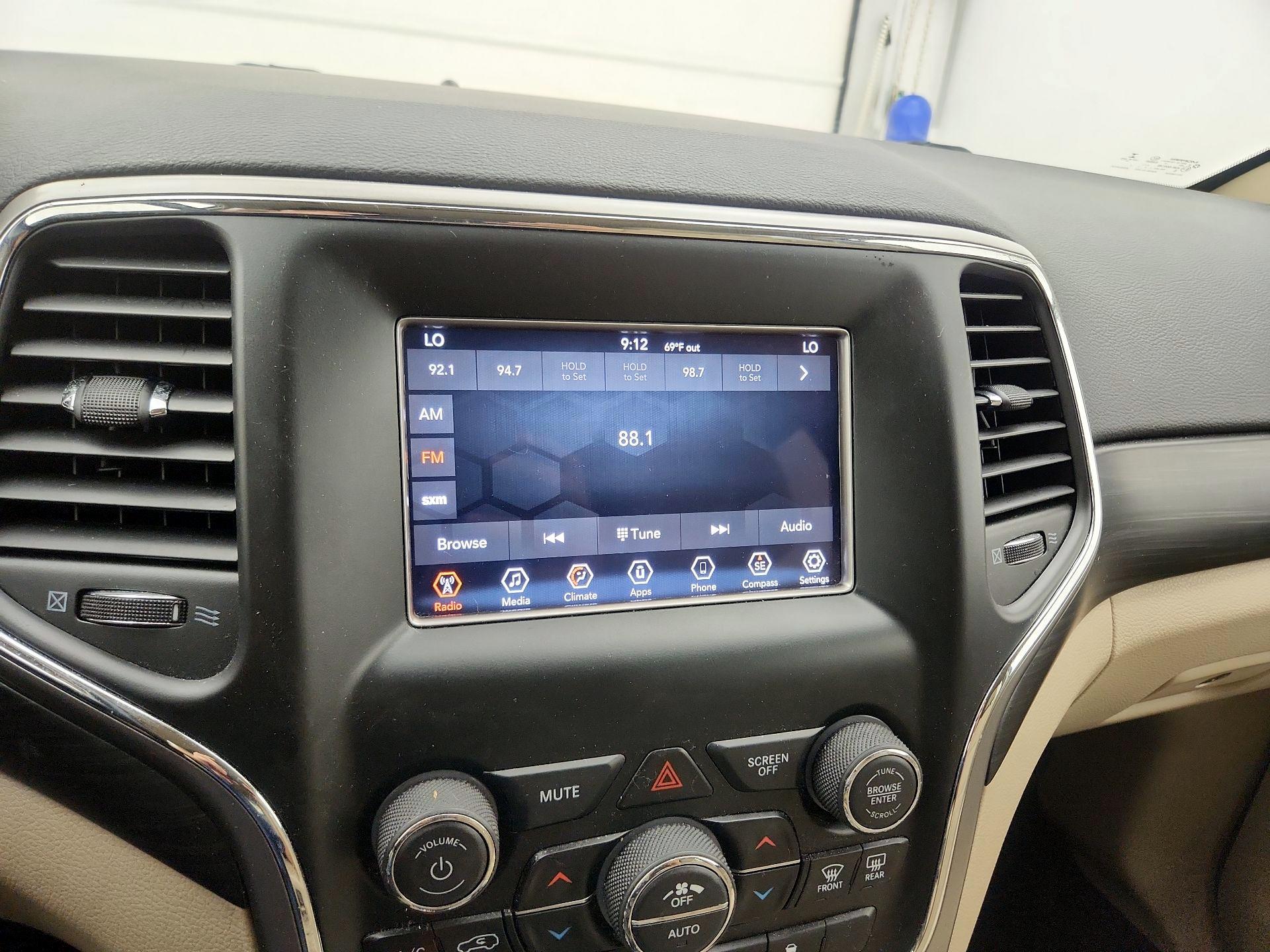 Thumbnail: 2020 Jeep Grand Cherokee - 15