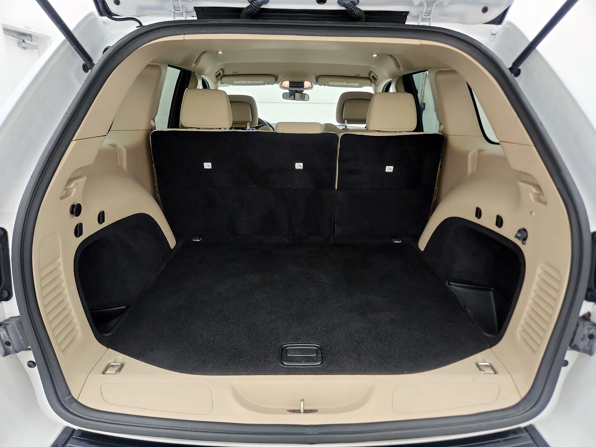 Thumbnail: 2020 Jeep Grand Cherokee - 20