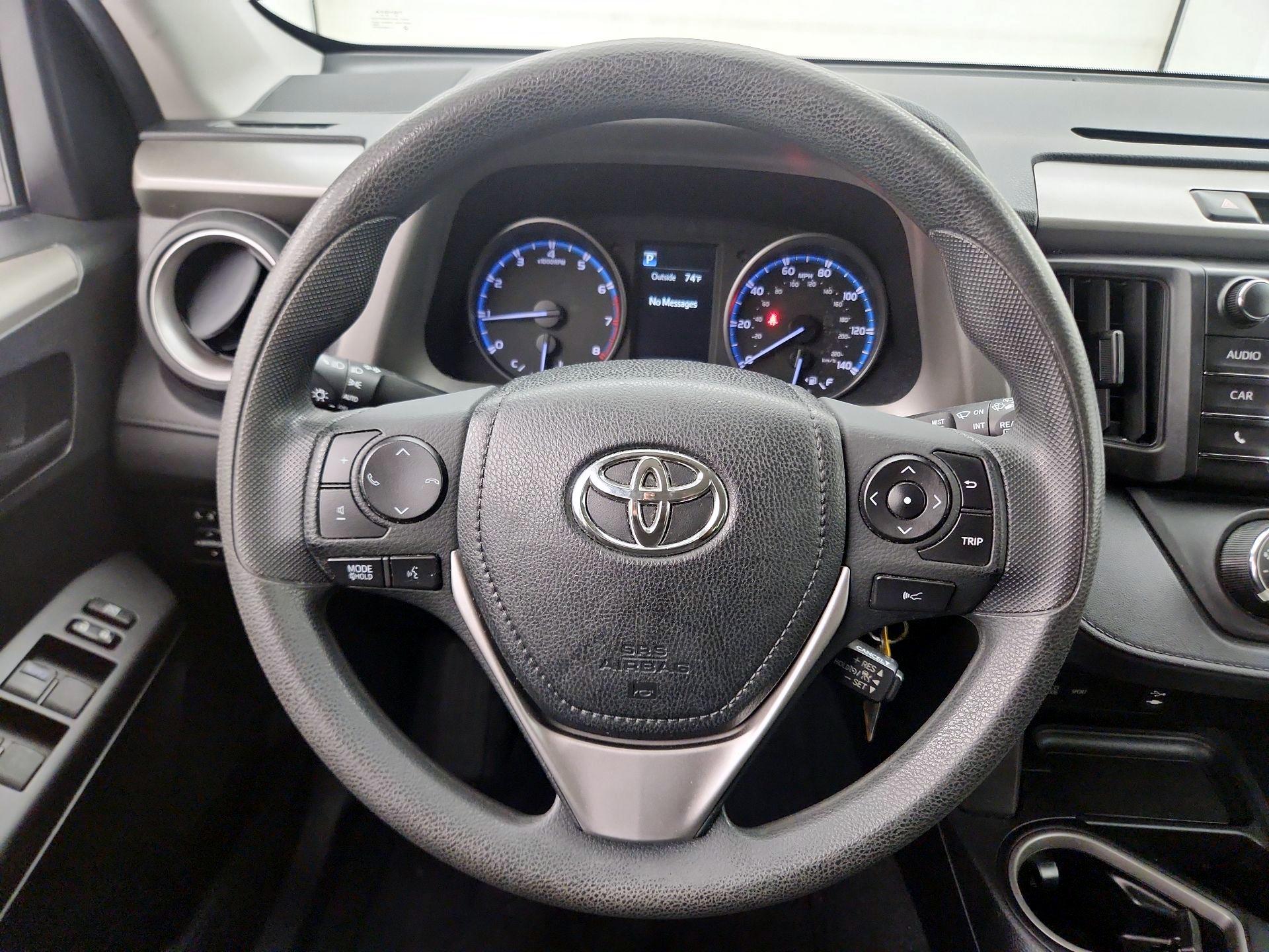 Thumbnail: 2018 Toyota RAV4 - 10
