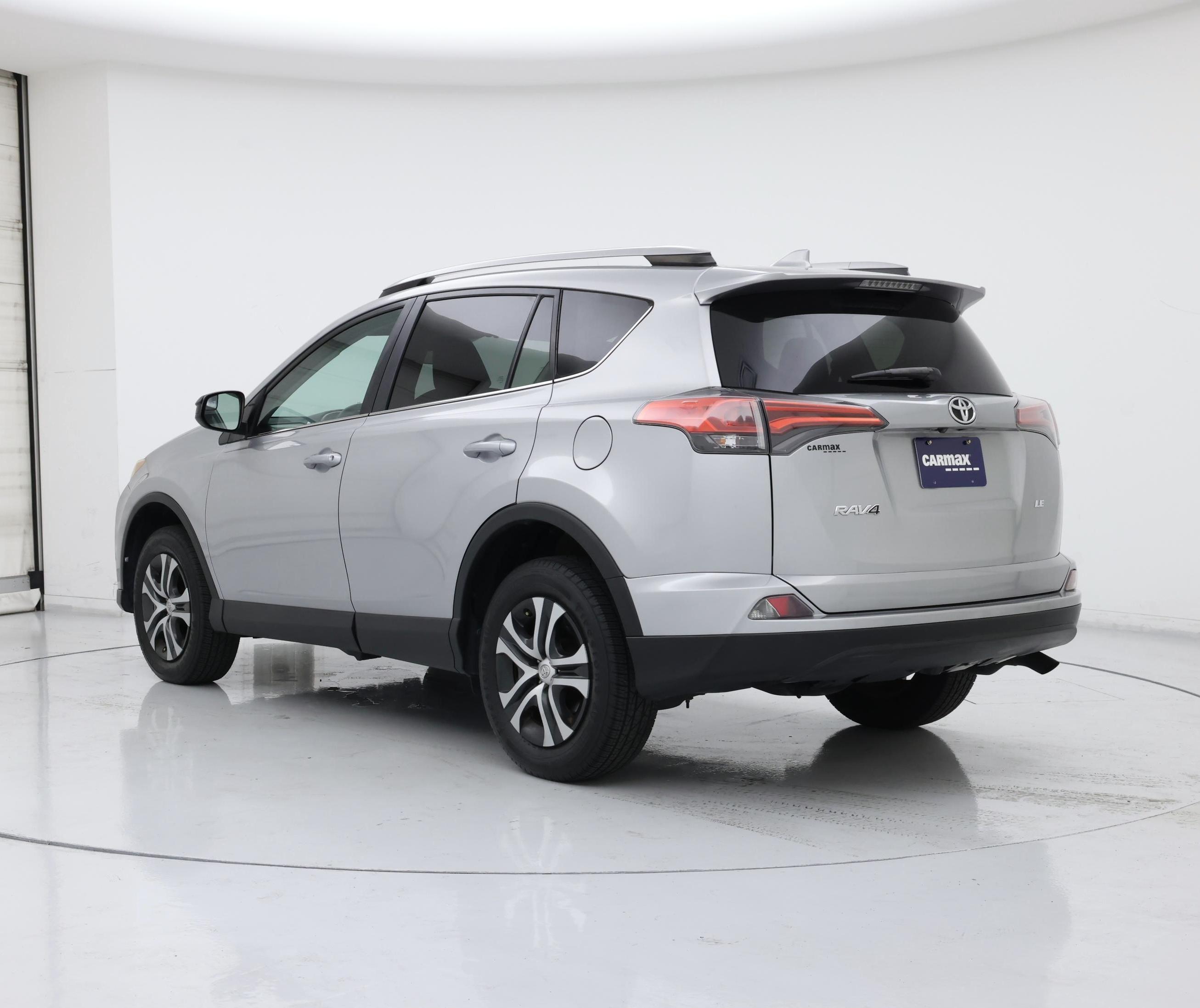 Thumbnail: 2018 Toyota RAV4 - 2