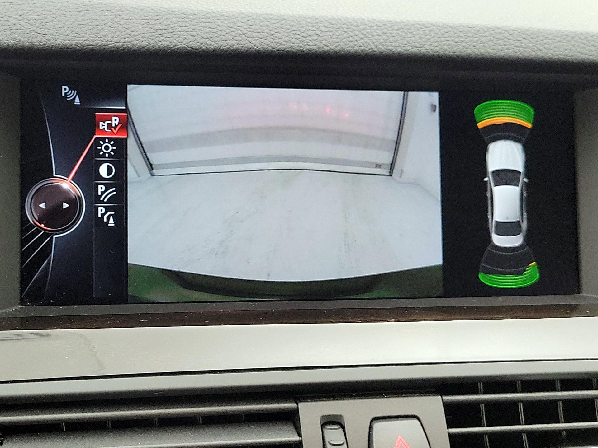 Thumbnail: 2015 BMW 5 Series - 15