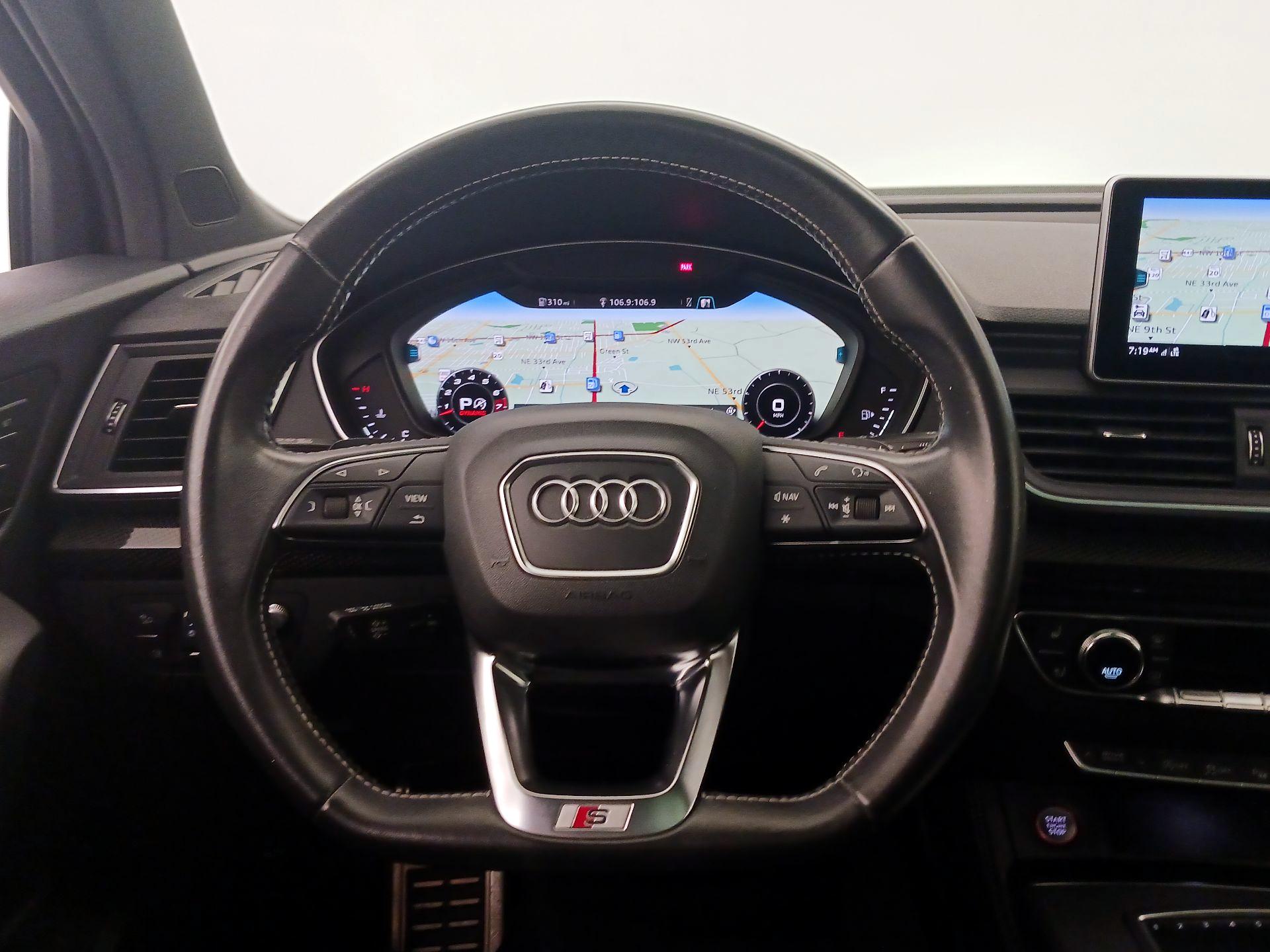 Thumbnail: 2019 Audi SQ5 - 10