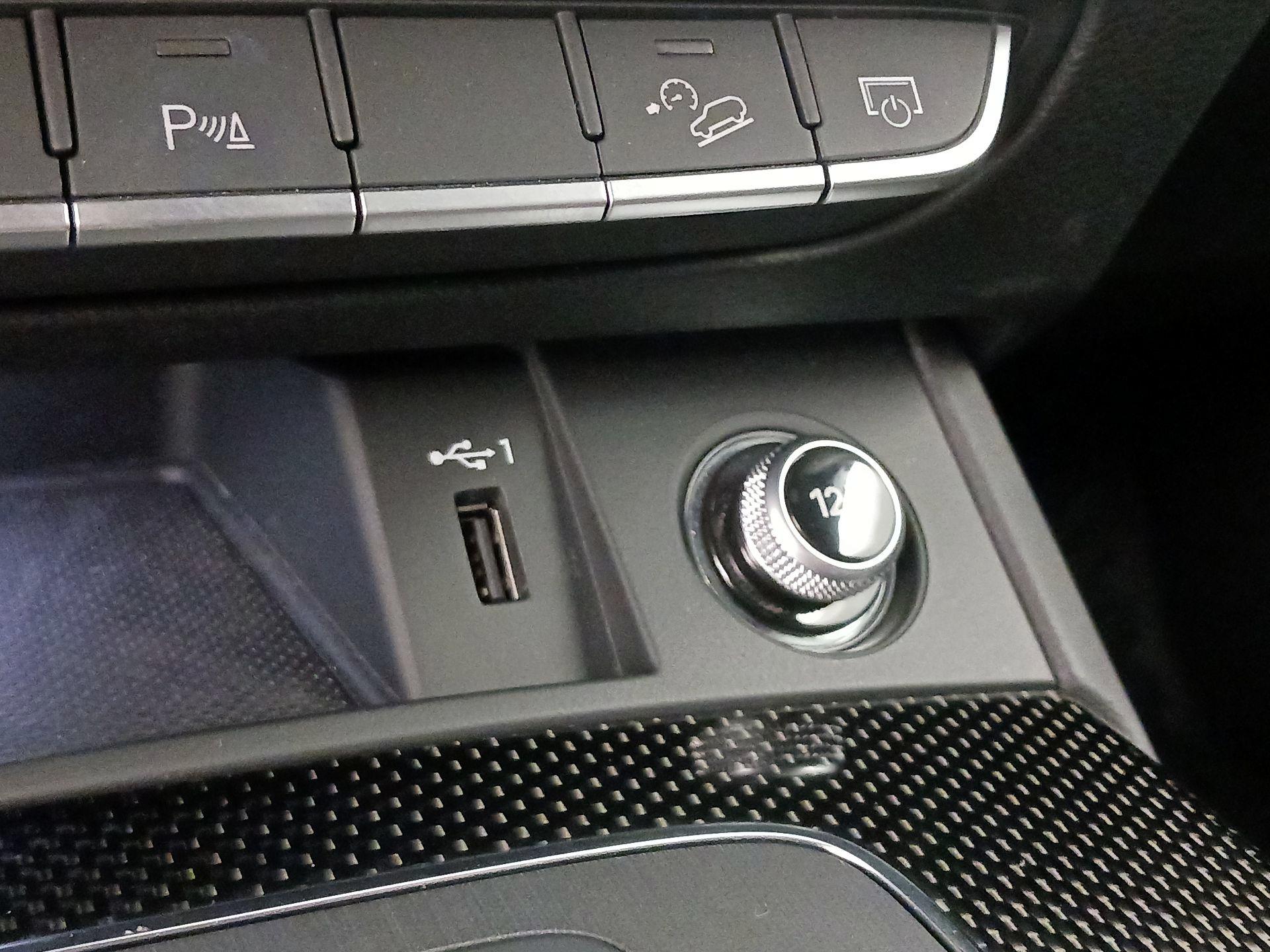 Thumbnail: 2019 Audi SQ5 - 19