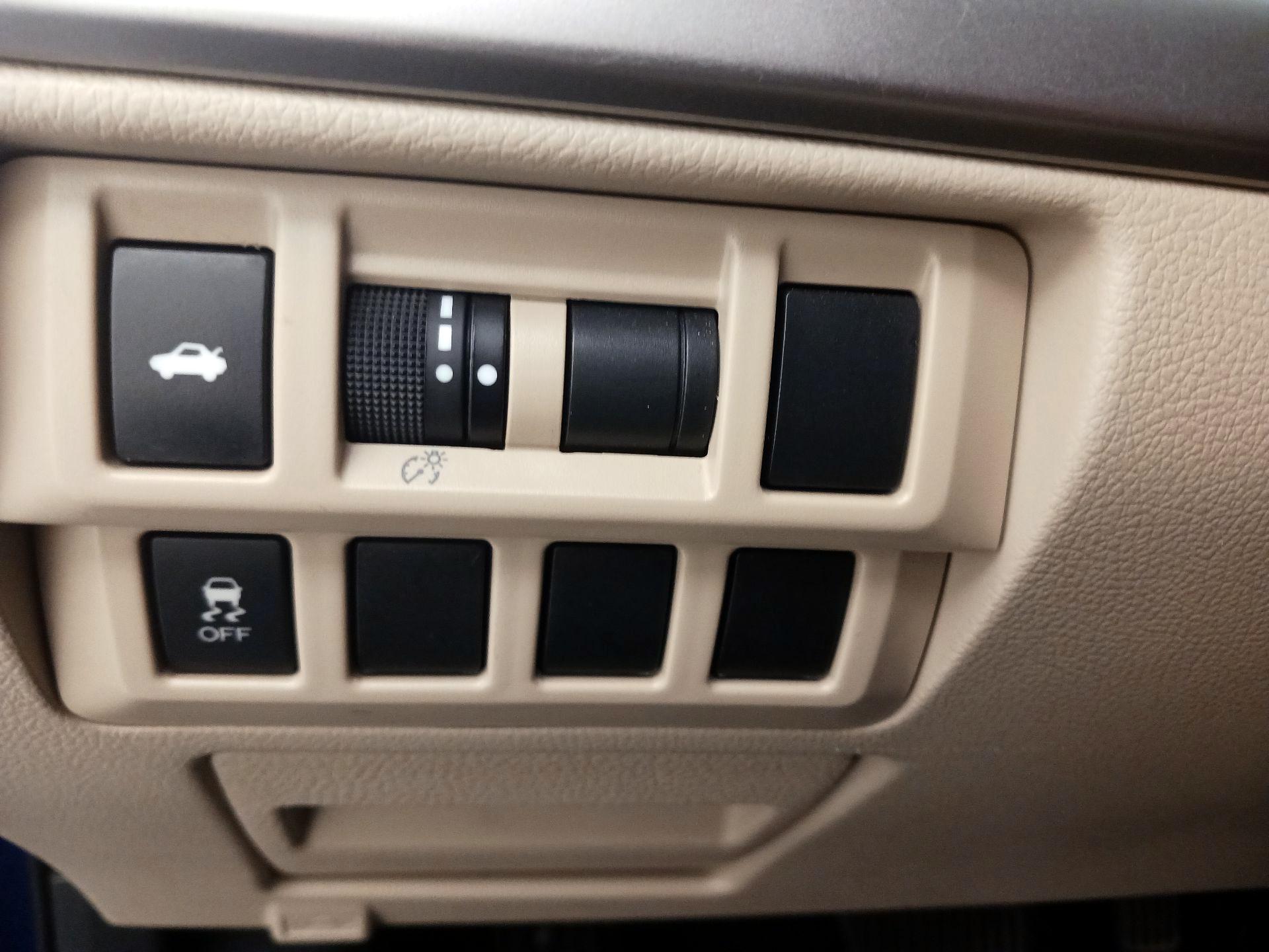 Thumbnail: 2017 Subaru Legacy - 13