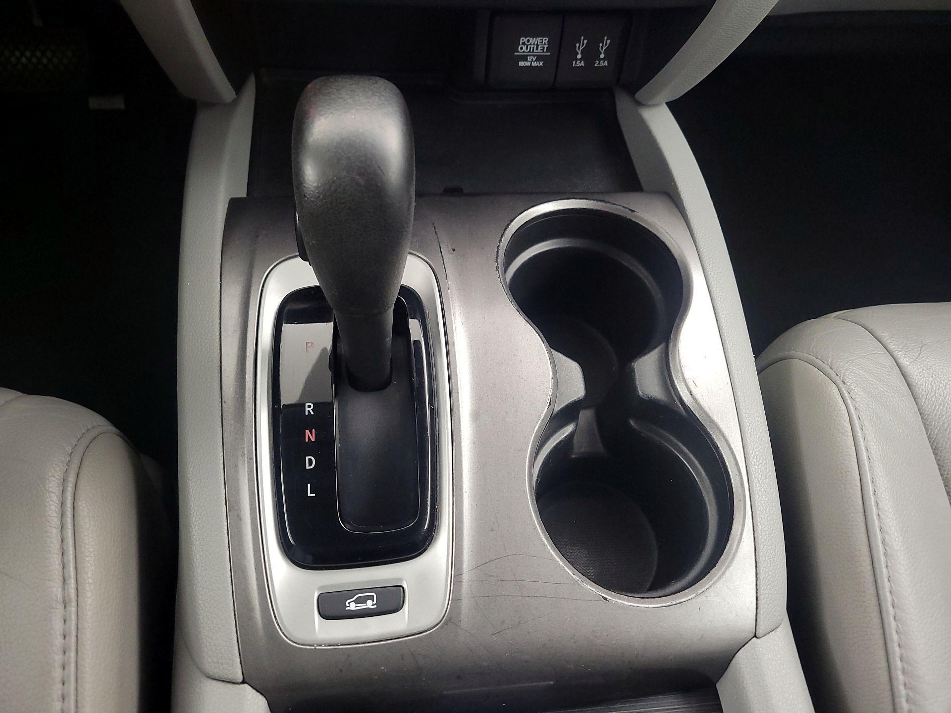 Thumbnail: 2016 Honda Pilot - 17