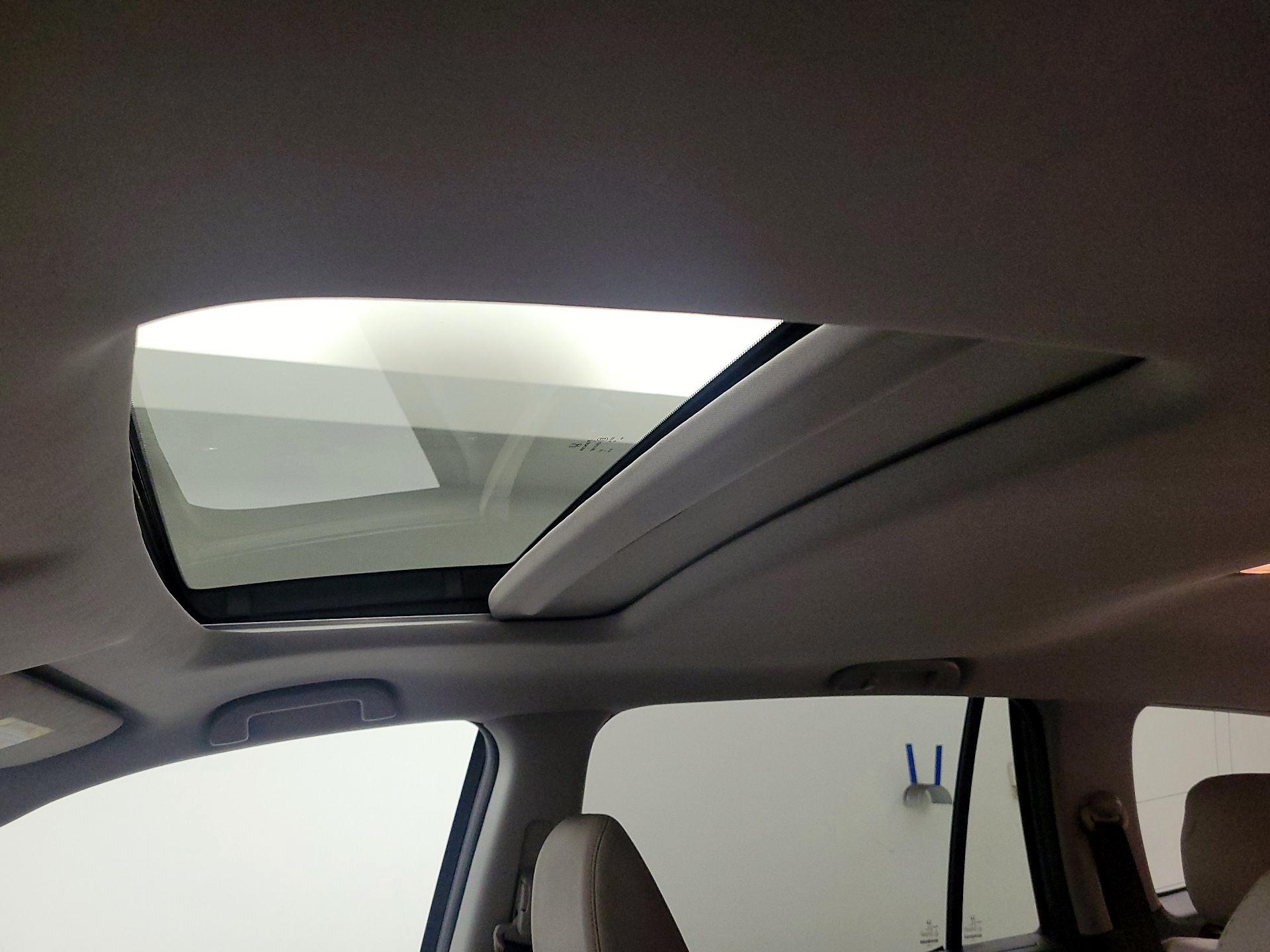 Thumbnail: 2016 Honda Pilot - 19