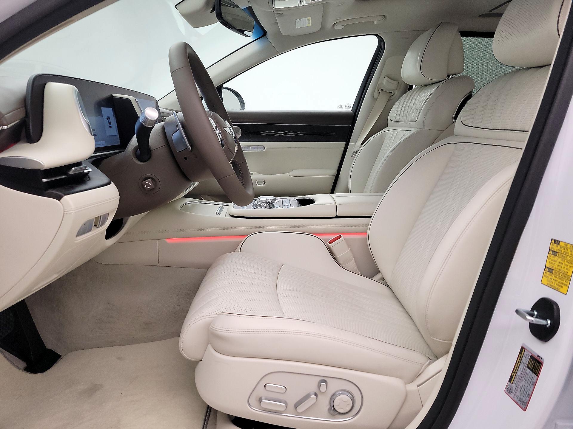 Thumbnail: 2023 Genesis G90 - 11