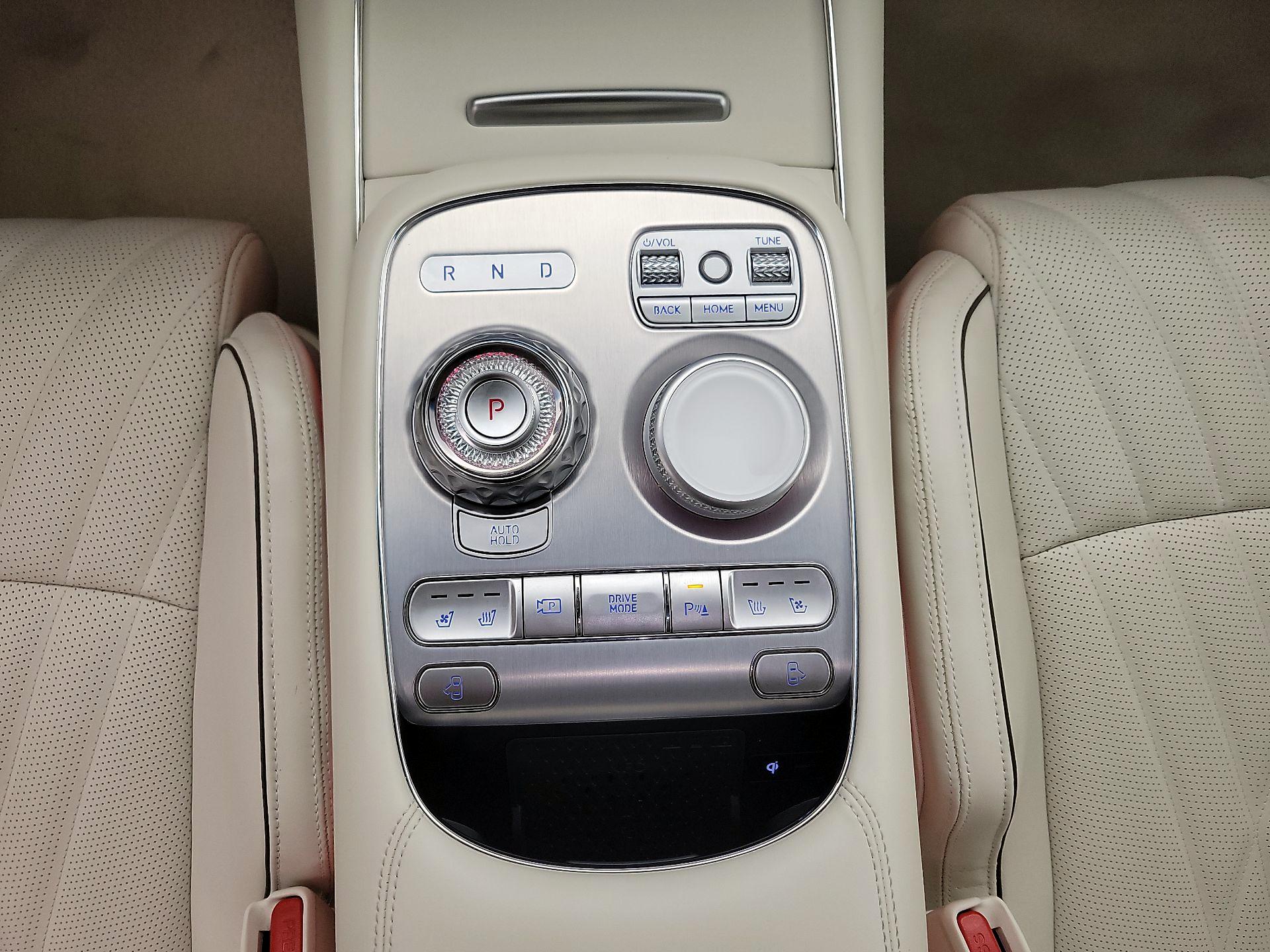 Thumbnail: 2023 Genesis G90 - 18