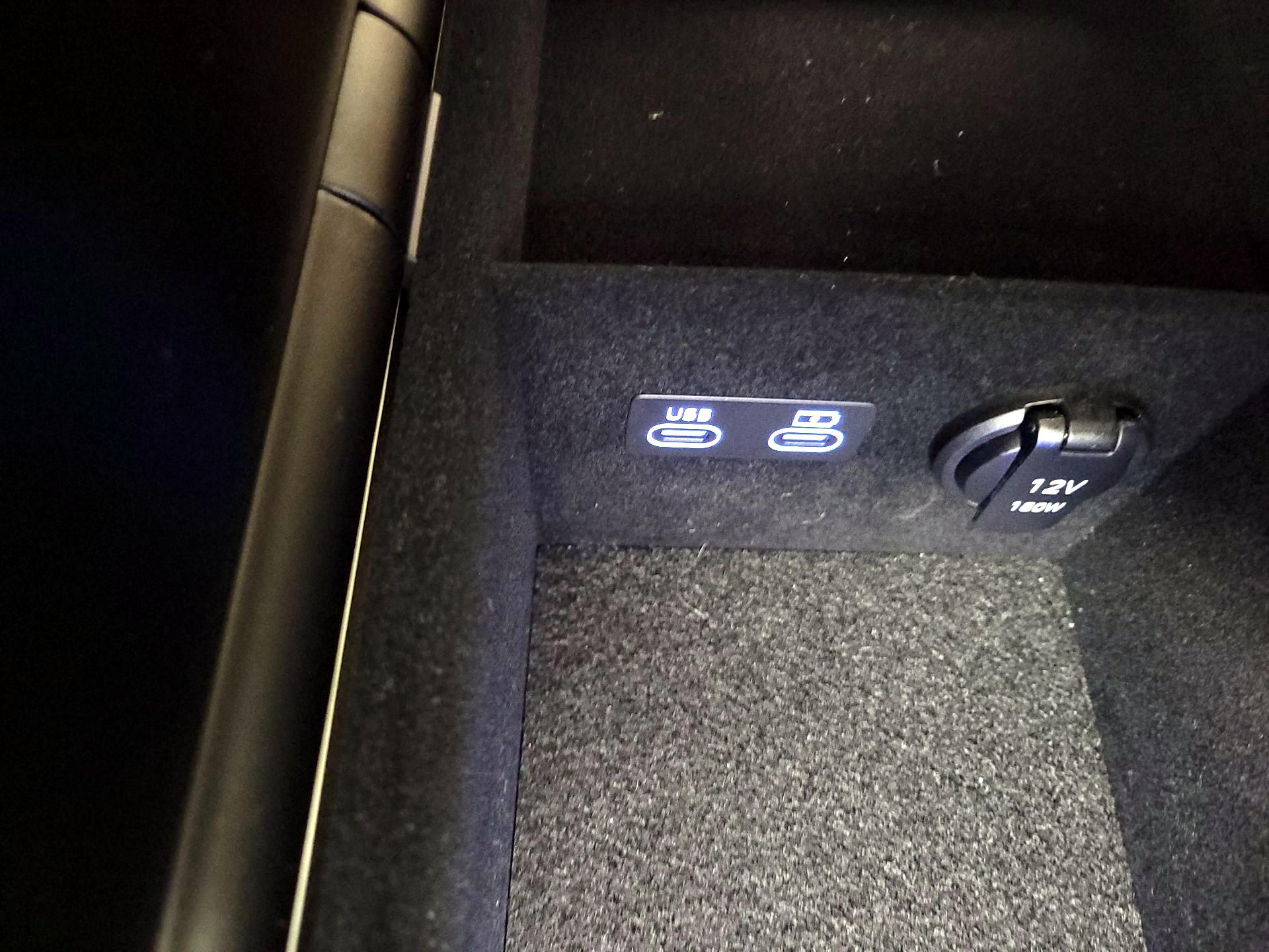 Thumbnail: 2023 Genesis G90 - 19