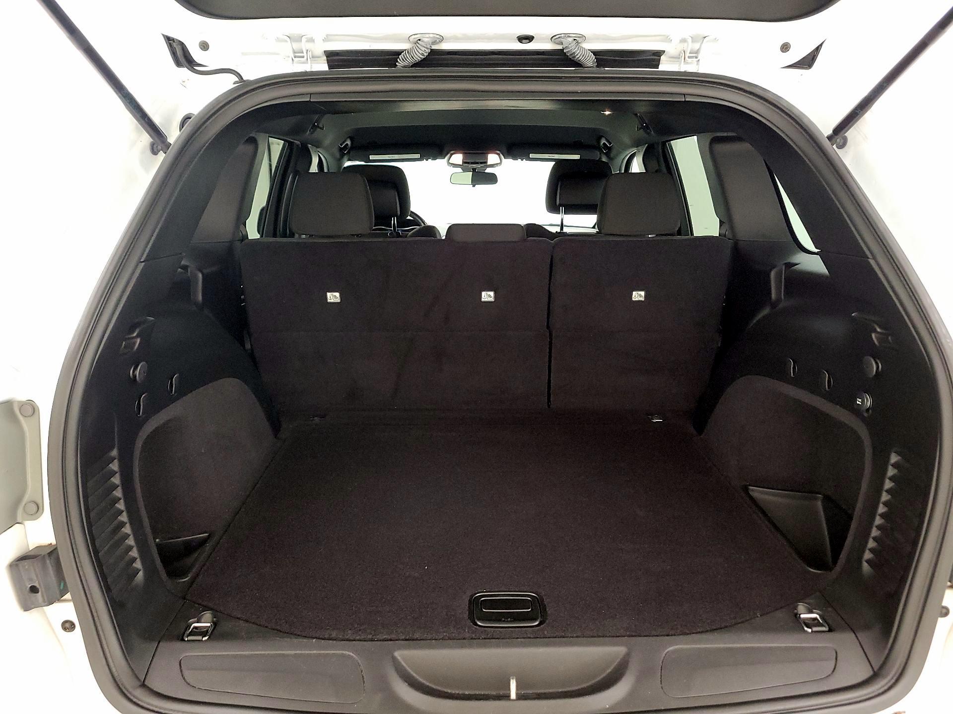 Thumbnail: 2019 Jeep Grand Cherokee - 20