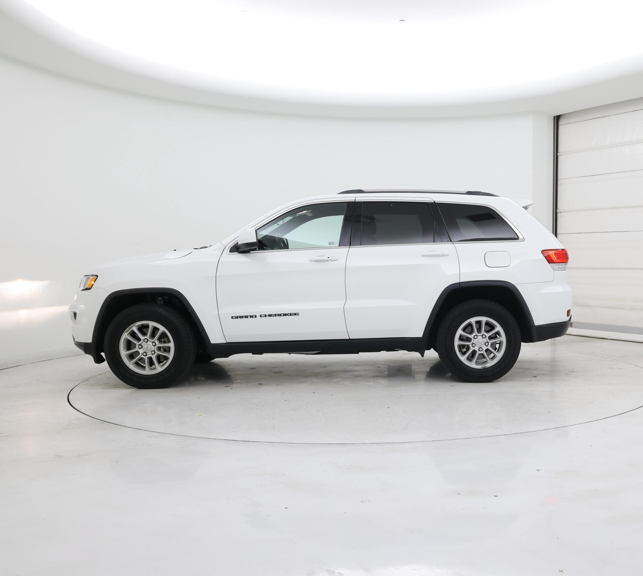 Thumbnail: 2019 Jeep Grand Cherokee - 3