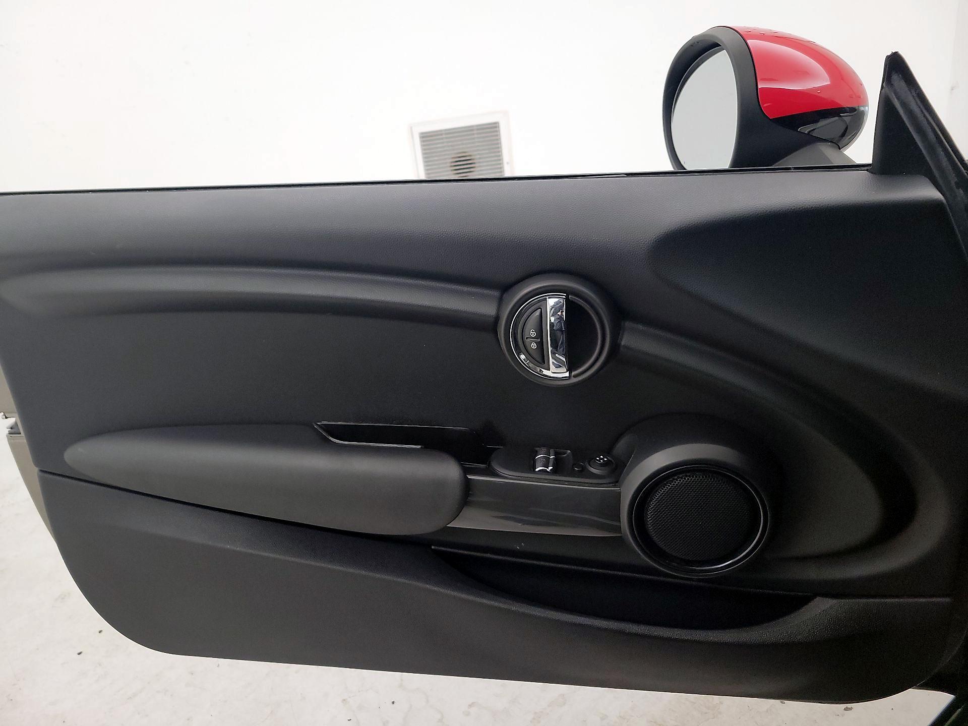 Thumbnail: 2017 MINI Cooper Hardtop - 12