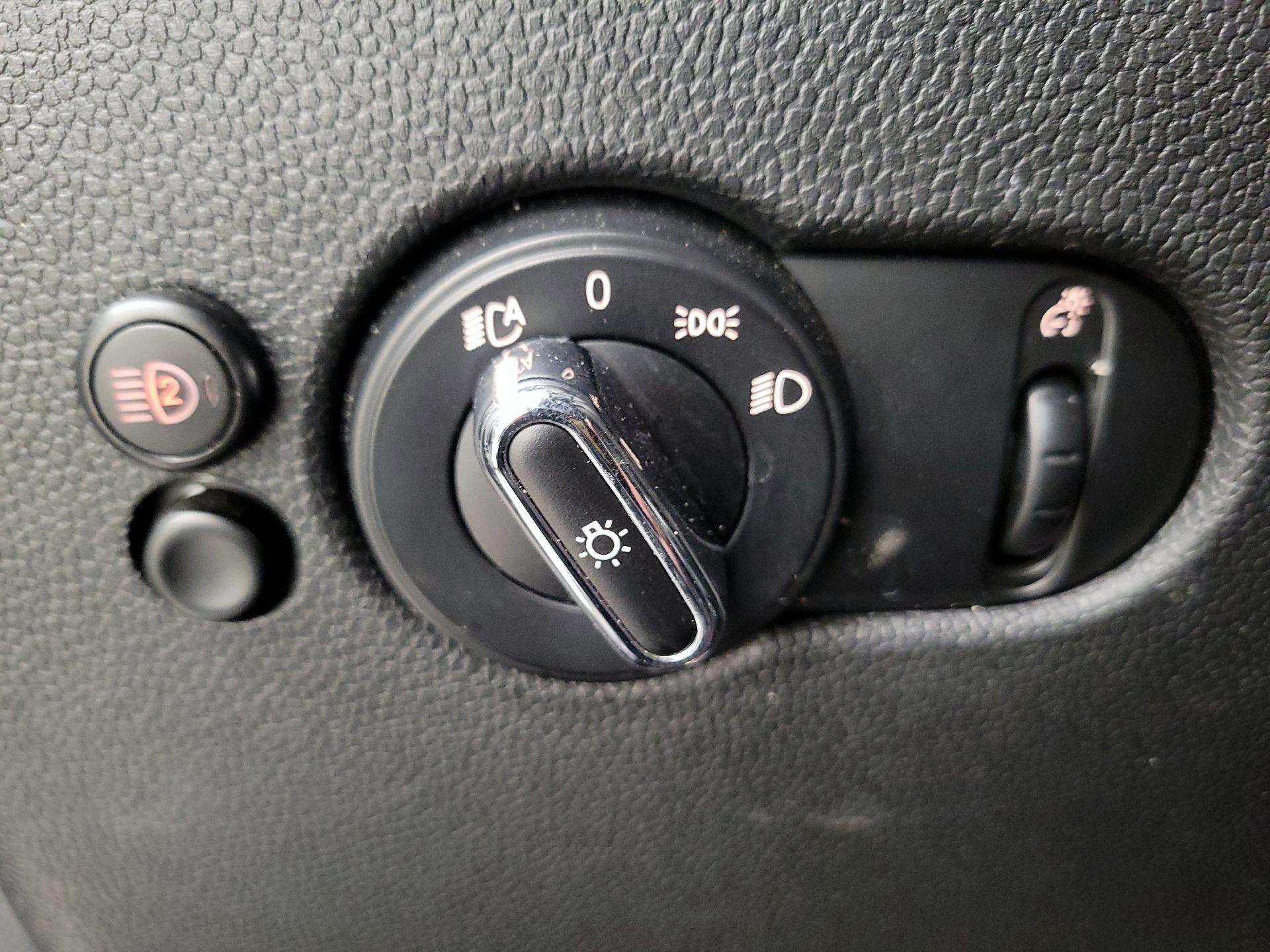 Thumbnail: 2017 MINI Cooper Hardtop - 13