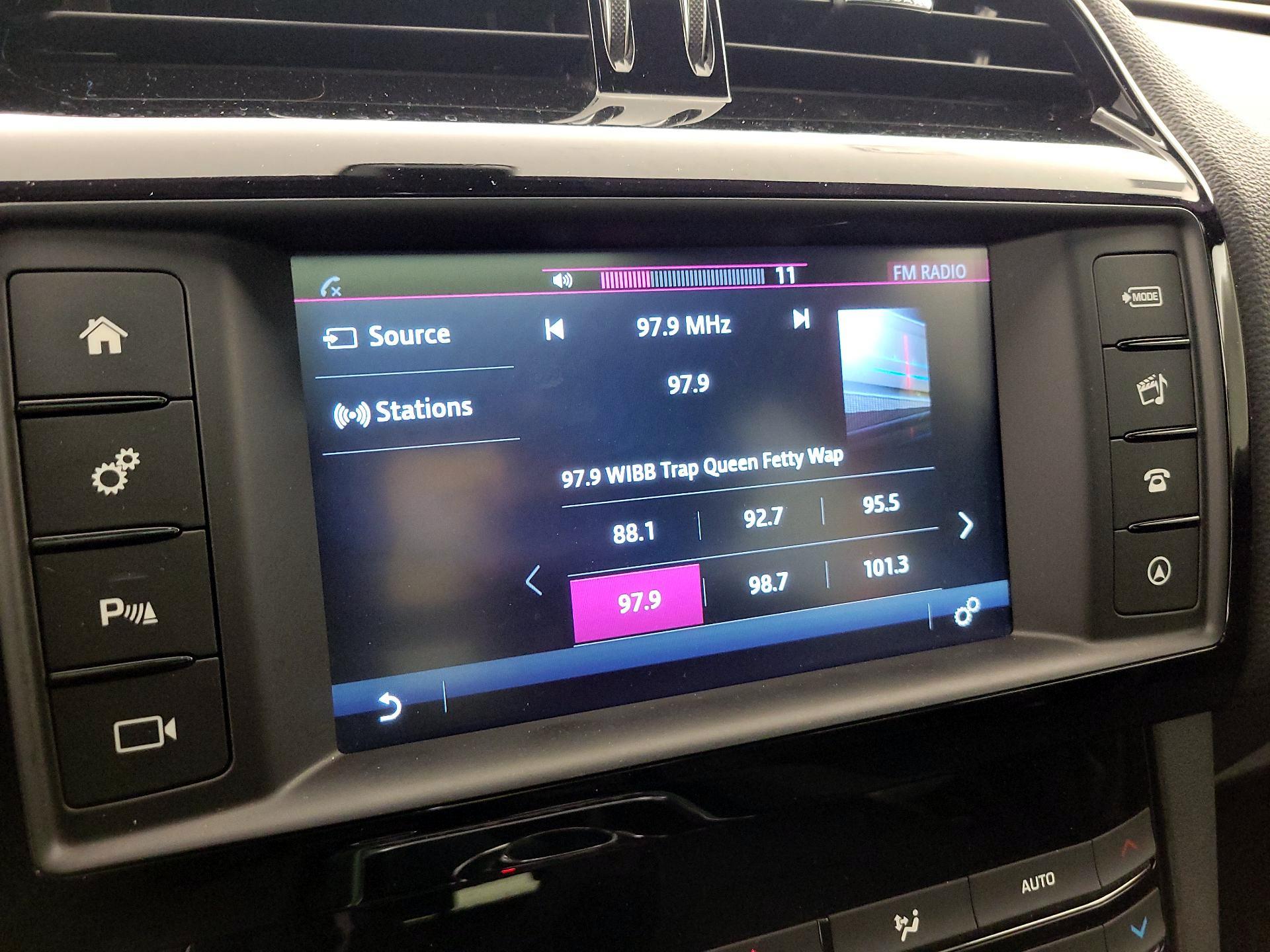 Thumbnail: 2018 Jaguar F-Pace - 16