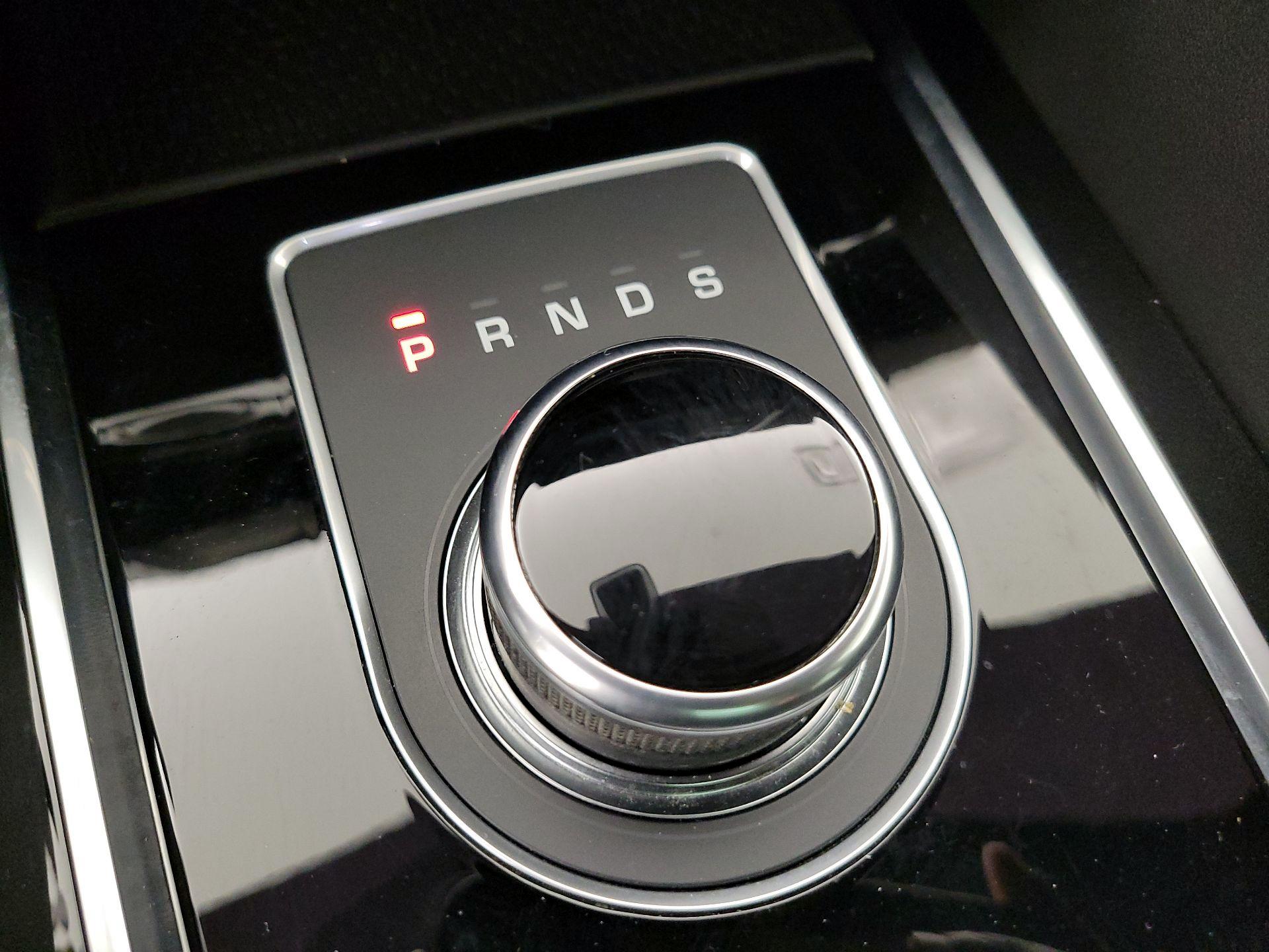 Thumbnail: 2018 Jaguar F-Pace - 18