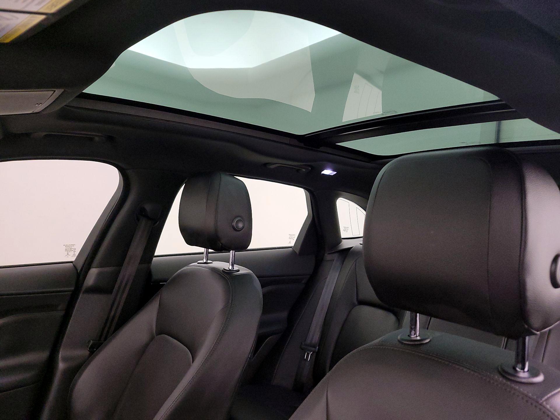 Thumbnail: 2018 Jaguar F-Pace - 20